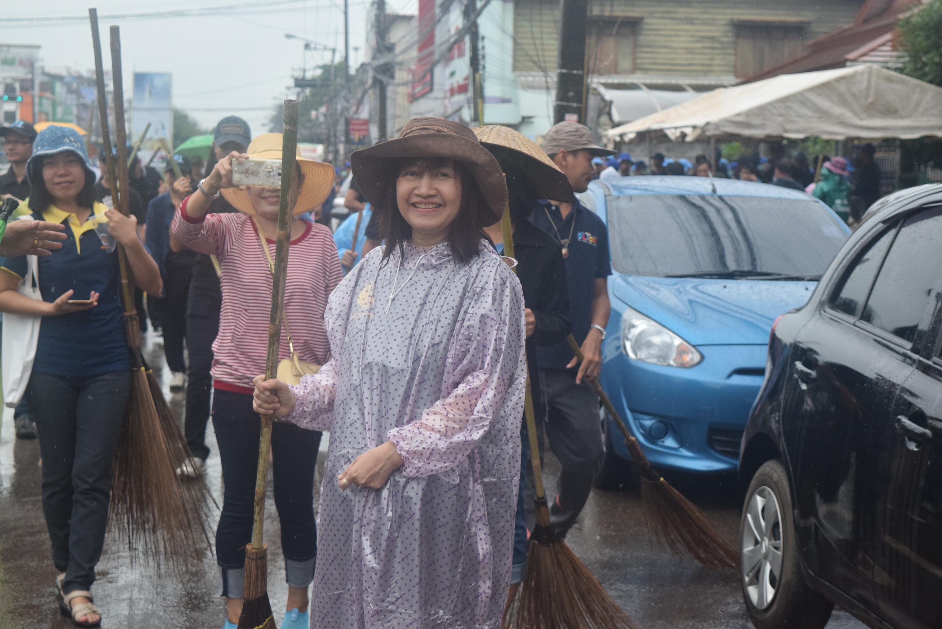 วันที่ 5 สิงหาคม 2560  กิจกรรม “ล้างบ้าน ย้อมเมือง Big Cleaning Day” จังหวัดสกลนคร