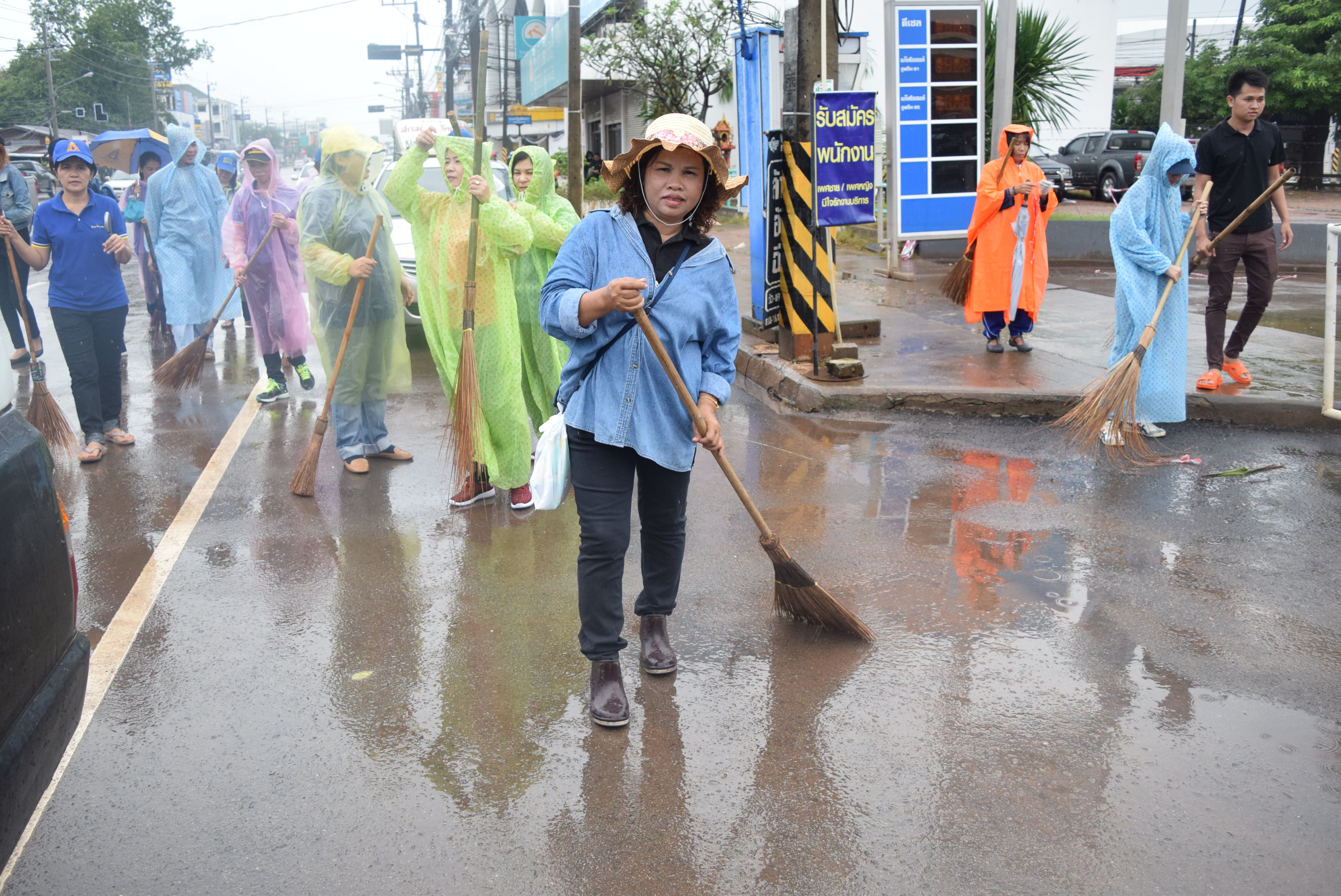 วันที่ 5 สิงหาคม 2560  กิจกรรม “ล้างบ้าน ย้อมเมือง Big Cleaning Day” จังหวัดสกลนคร