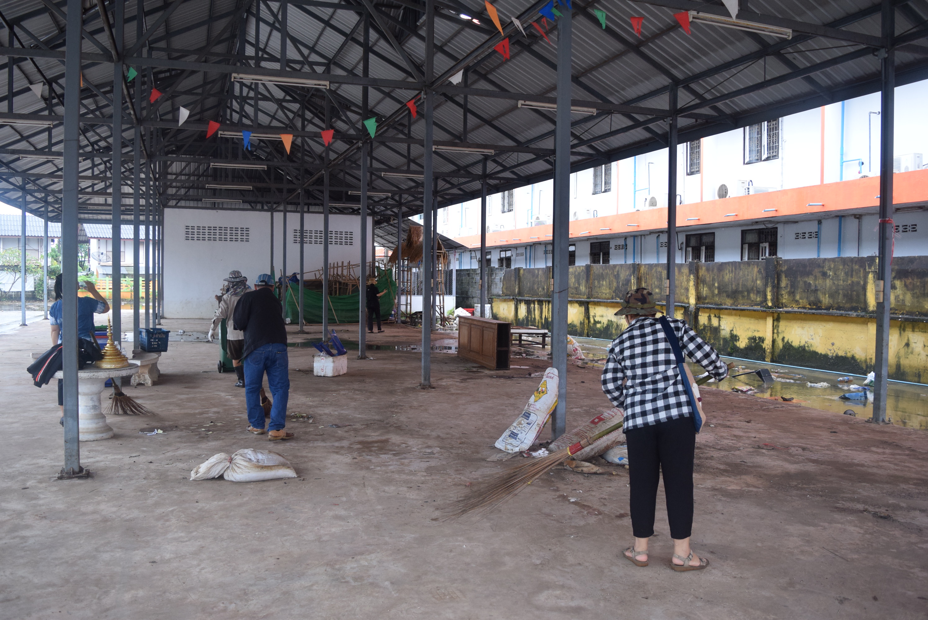 วันที่ 5 สิงหาคม 2560  กิจกรรม “ล้างบ้าน ย้อมเมือง Big Cleaning Day” จังหวัดสกลนคร