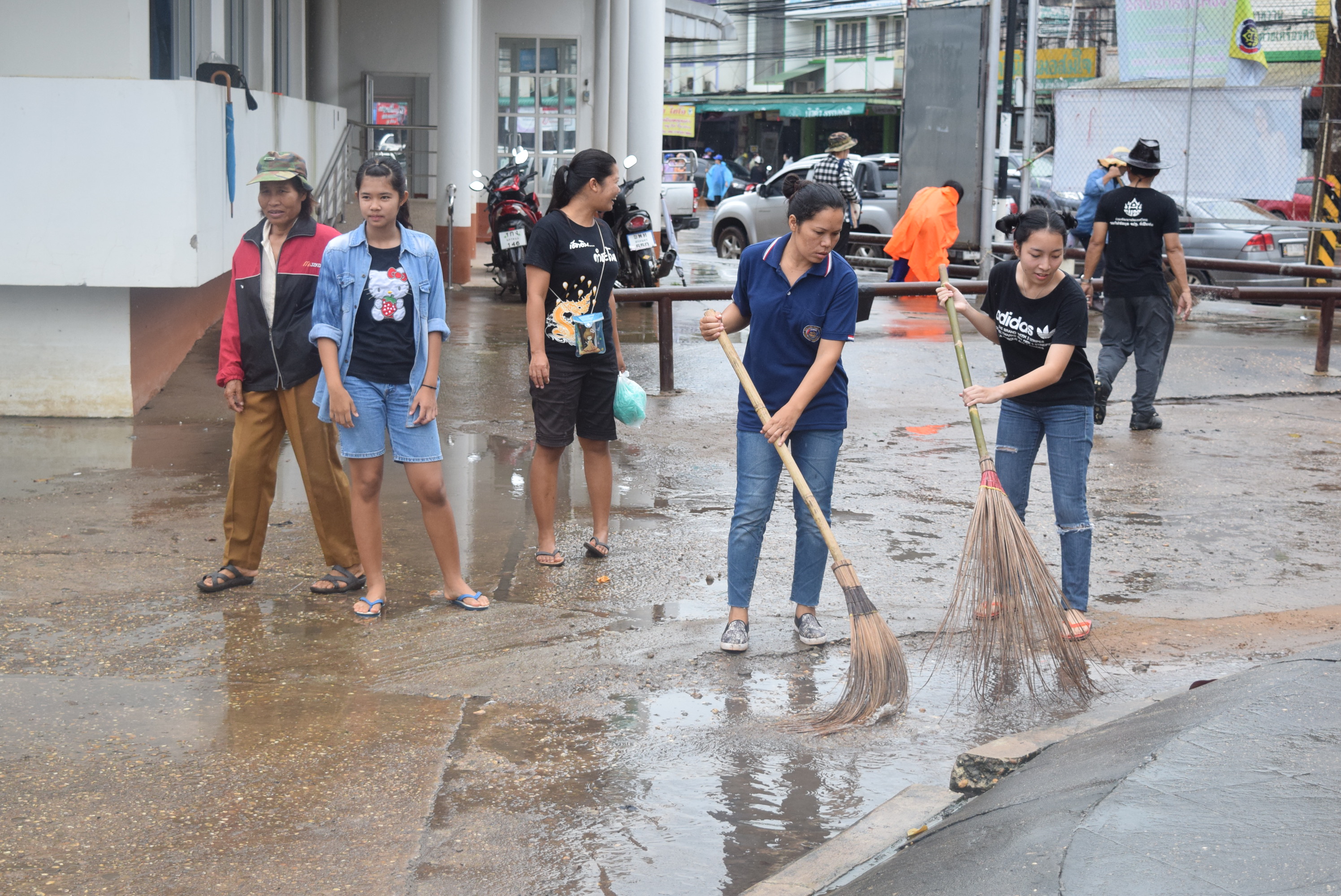 วันที่ 5 สิงหาคม 2560  กิจกรรม “ล้างบ้าน ย้อมเมือง Big Cleaning Day” จังหวัดสกลนคร