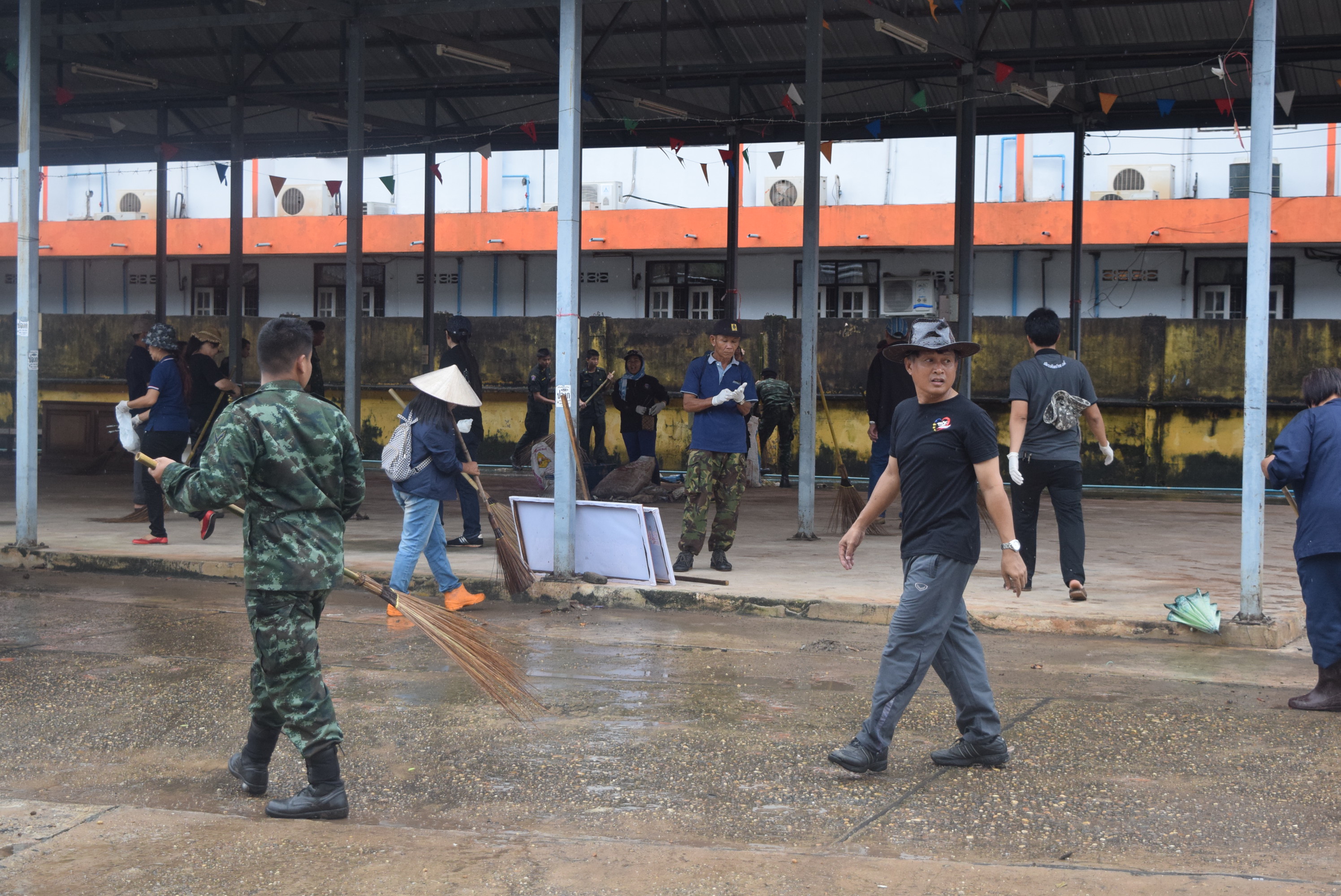วันที่ 5 สิงหาคม 2560  กิจกรรม “ล้างบ้าน ย้อมเมือง Big Cleaning Day” จังหวัดสกลนคร