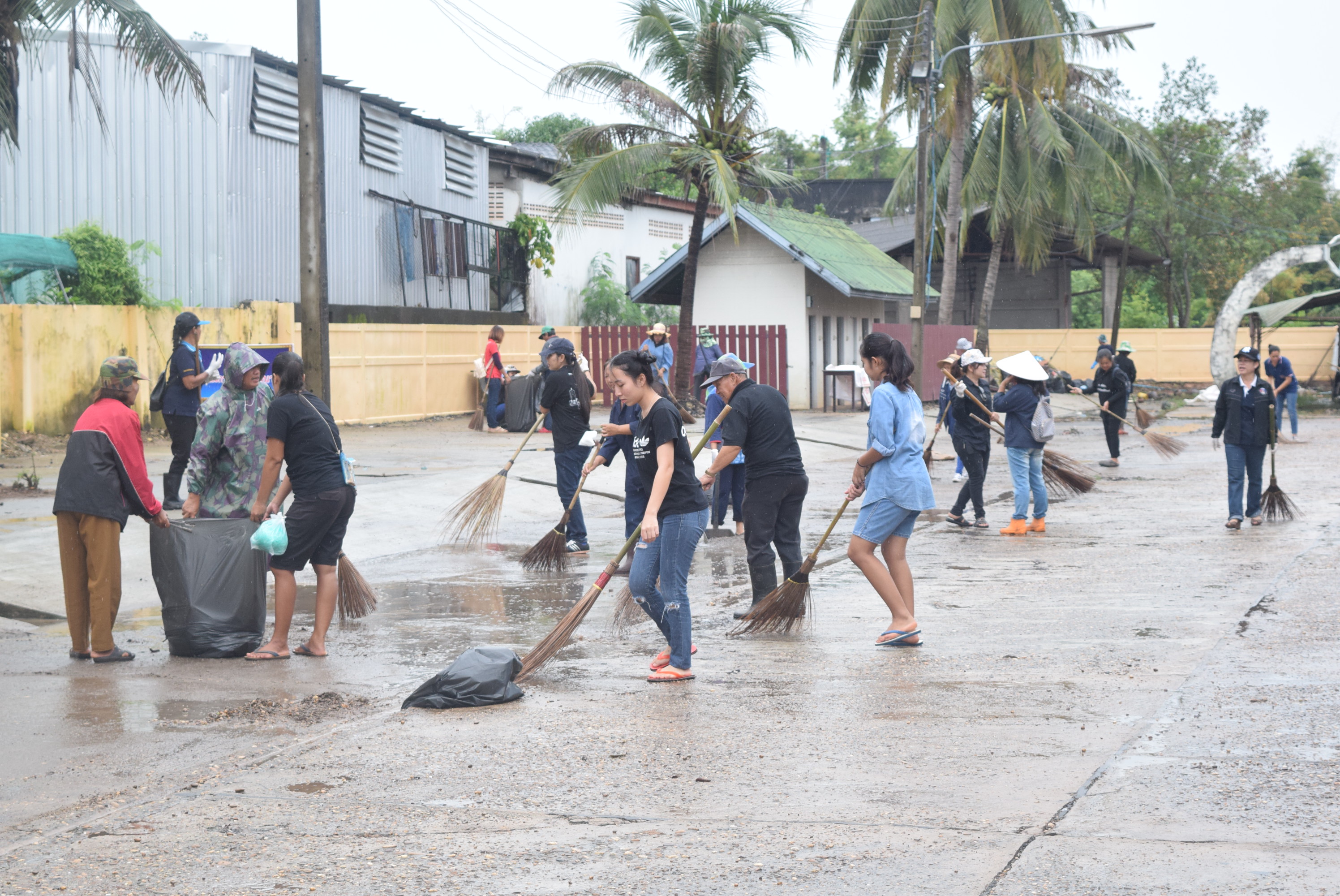วันที่ 5 สิงหาคม 2560  กิจกรรม “ล้างบ้าน ย้อมเมือง Big Cleaning Day” จังหวัดสกลนคร