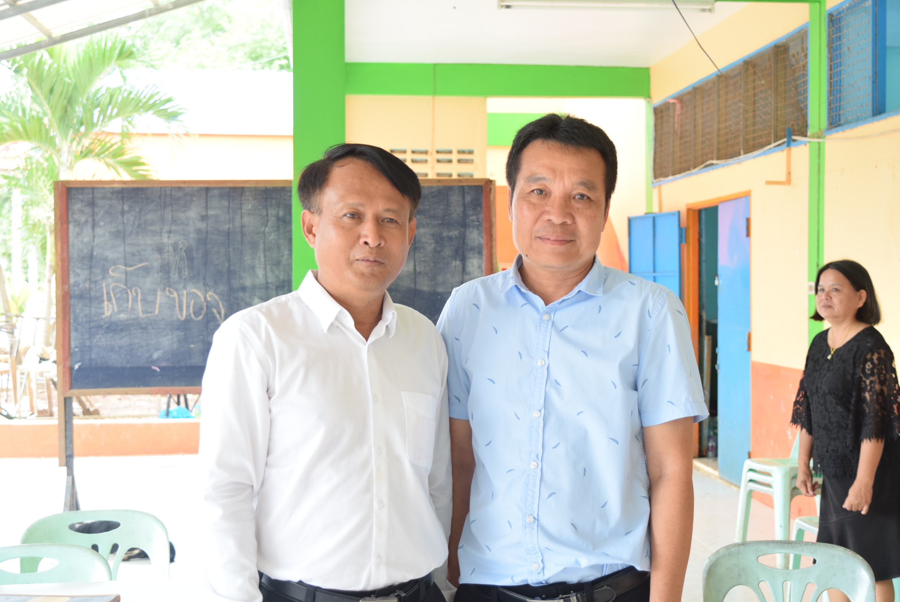 ตรวจเยี่ยมพร้อมบรรยายพิเศษ การน้อมนำพระราชกระแสสมเด็จพระเจ้าอยู่หัว ในการสืบสานพระราชปณิธานของพระบาทสมเด็จพระปรมินทรมหาภูมิพลอดุลยเดช รัชการที่ 9 เรื่องการศึกษาและการสร้างคนดีมีคุณธรรม ณ โรงเรียนบ้านดอนแคน (คุรุราษฎร์ผดุงวิทย์) บ้านดอนแคน ตำบลหนองลาด อำเภอเมืองสกลนคร