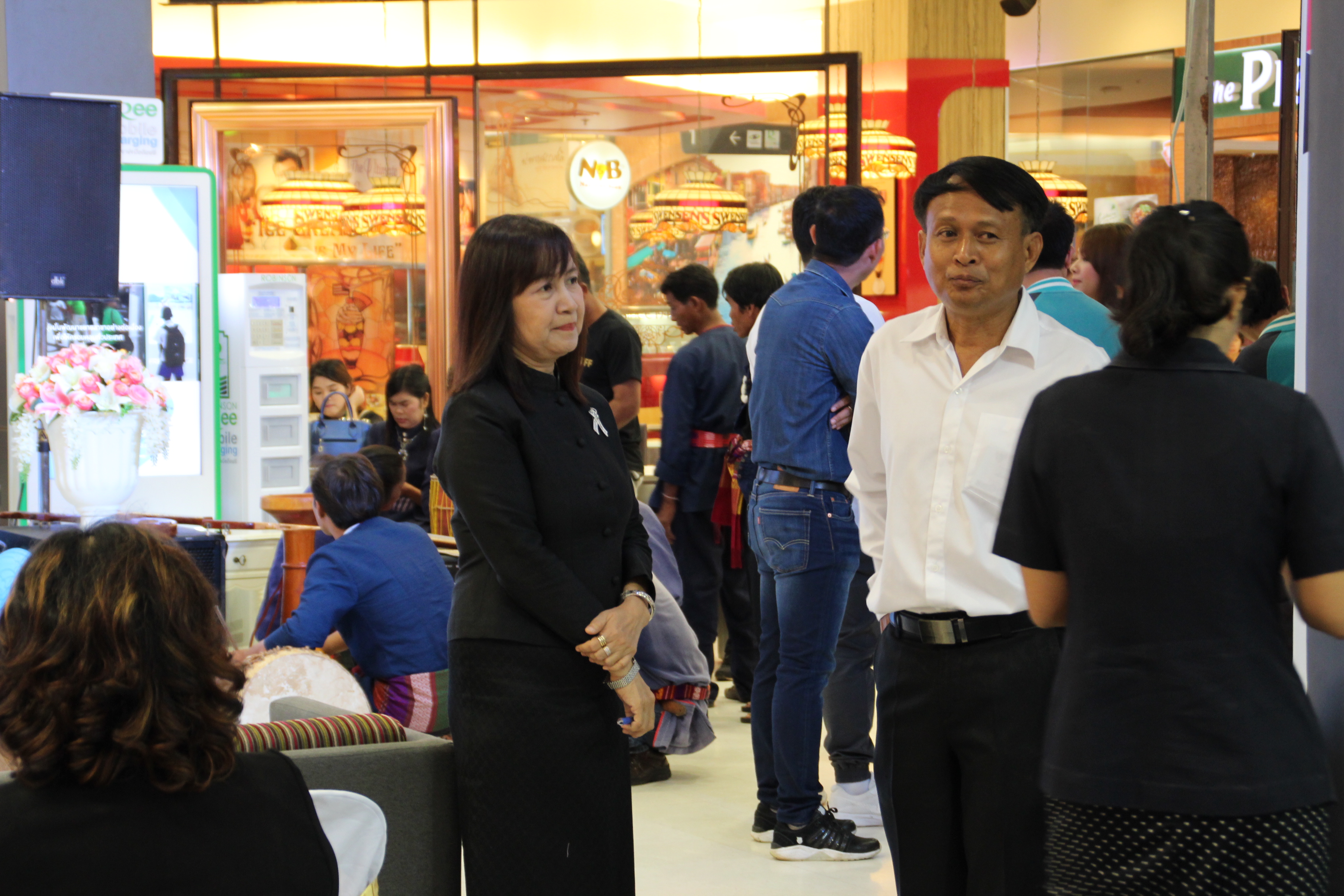 เปิด  งาน OTOP SHOP สุขใจ ภูมิปัญญาไทย@สกลนคร วันที่ 10-14 สิงหาคม 2560 ณ ห้างสรรพสินค้าโรบินสัน สาขาสกลนคร