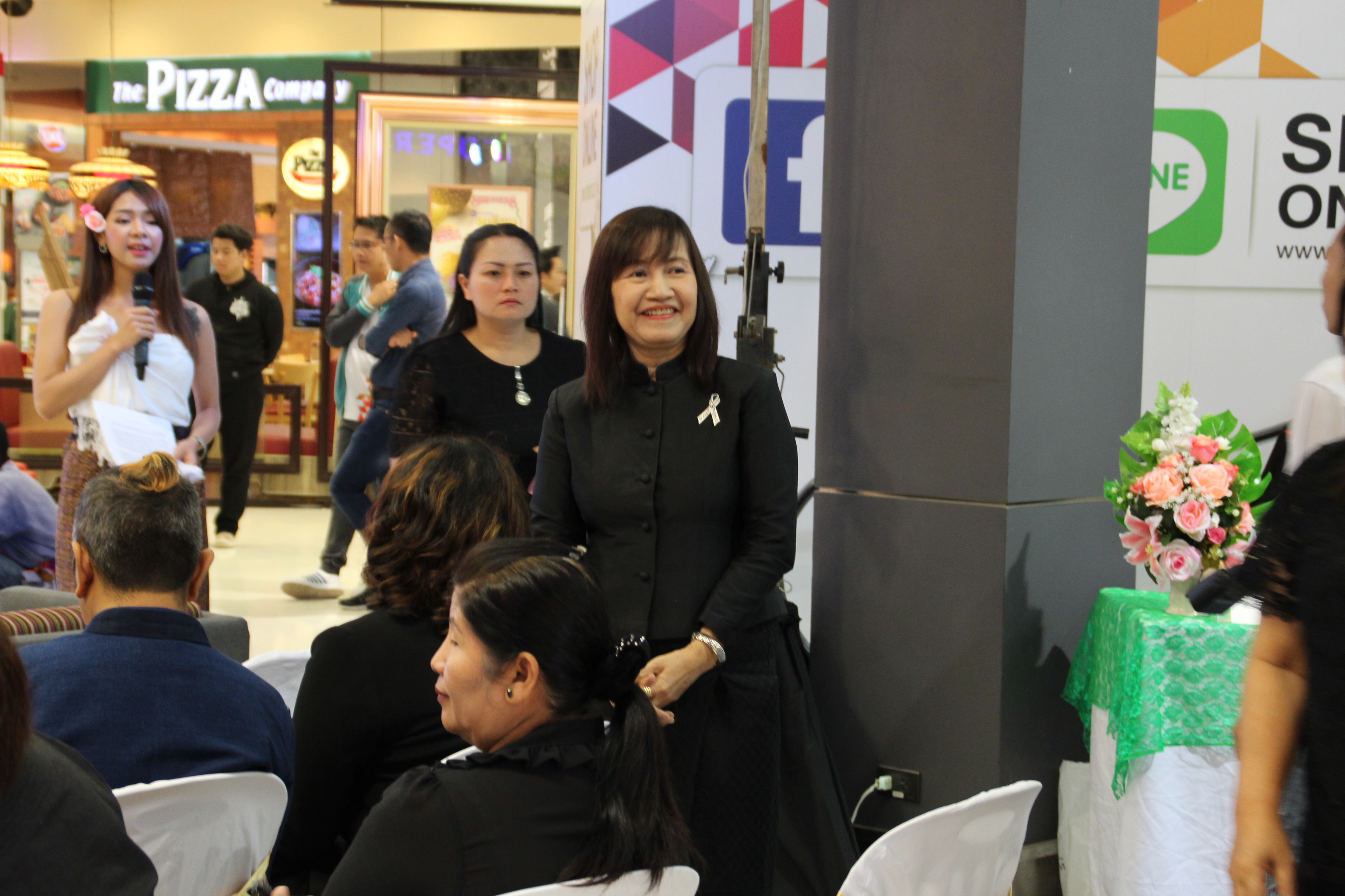 เปิด  งาน OTOP SHOP สุขใจ ภูมิปัญญาไทย@สกลนคร วันที่ 10-14 สิงหาคม 2560 ณ ห้างสรรพสินค้าโรบินสัน สาขาสกลนคร