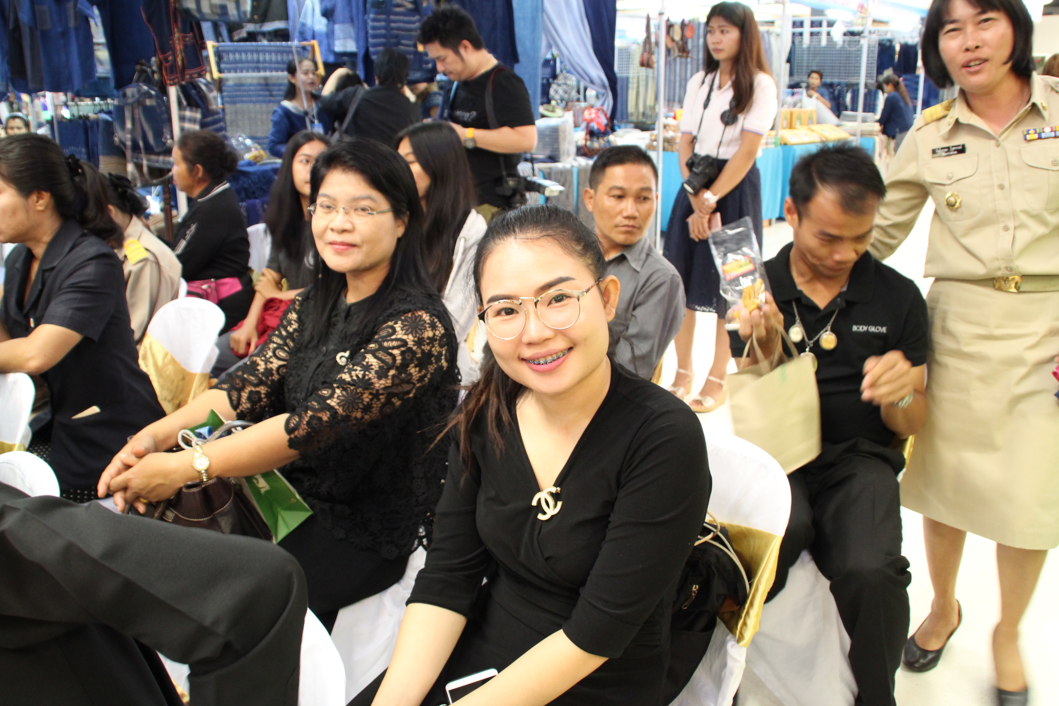 เปิด  งาน OTOP SHOP สุขใจ ภูมิปัญญาไทย@สกลนคร วันที่ 10-14 สิงหาคม 2560 ณ ห้างสรรพสินค้าโรบินสัน สาขาสกลนคร