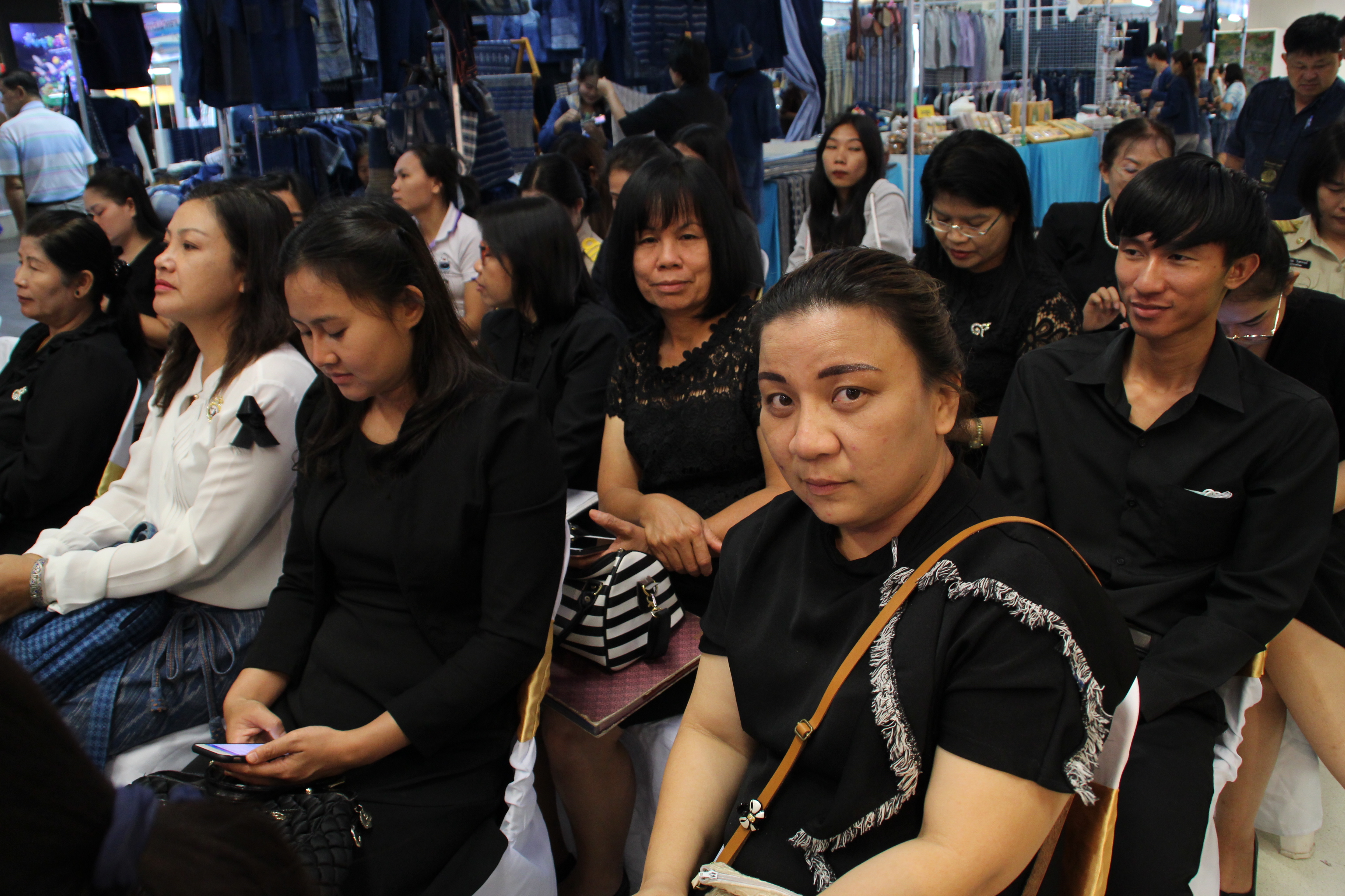 เปิด  งาน OTOP SHOP สุขใจ ภูมิปัญญาไทย@สกลนคร วันที่ 10-14 สิงหาคม 2560 ณ ห้างสรรพสินค้าโรบินสัน สาขาสกลนคร