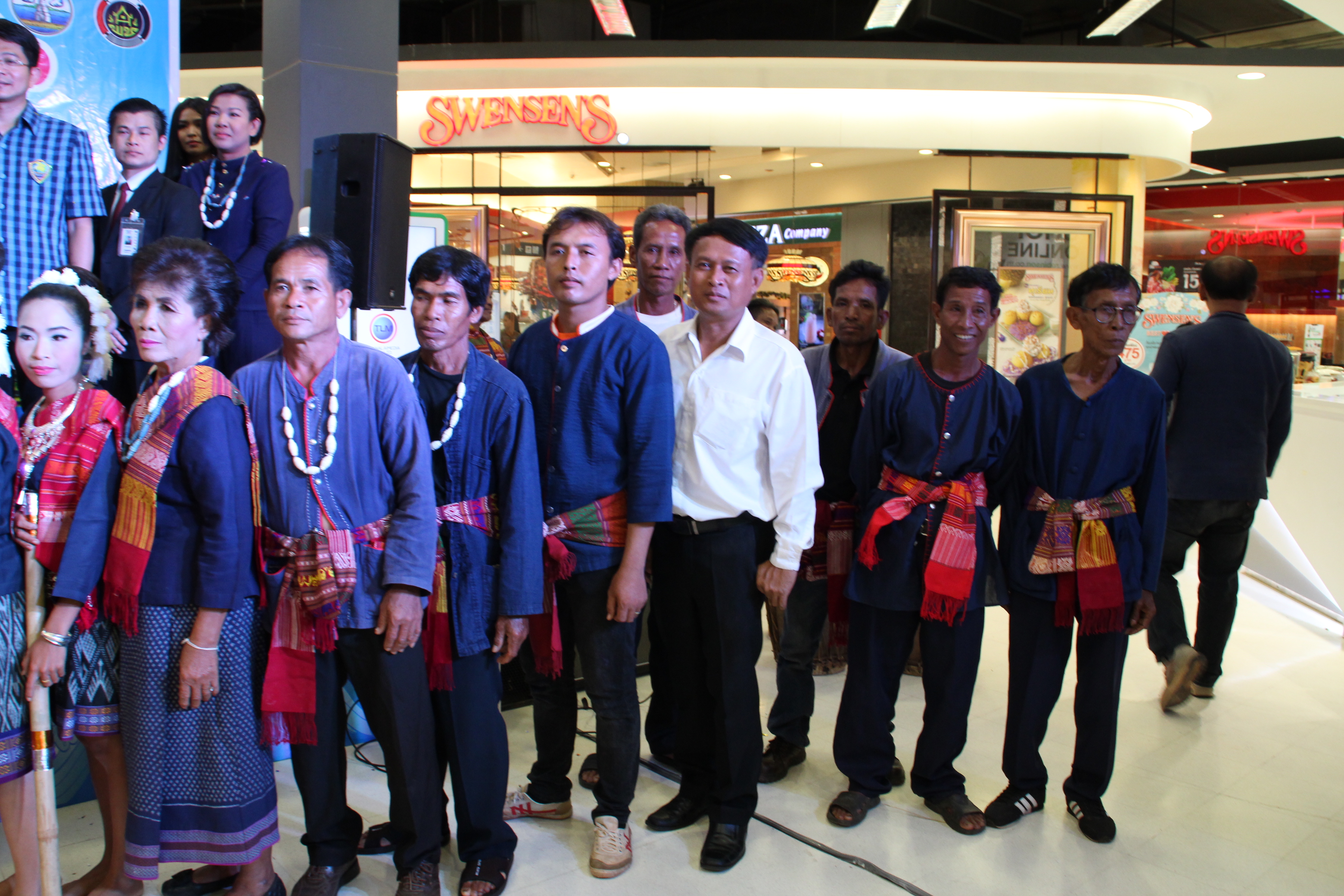 เปิด  งาน OTOP SHOP สุขใจ ภูมิปัญญาไทย@สกลนคร วันที่ 10-14 สิงหาคม 2560 ณ ห้างสรรพสินค้าโรบินสัน สาขาสกลนคร