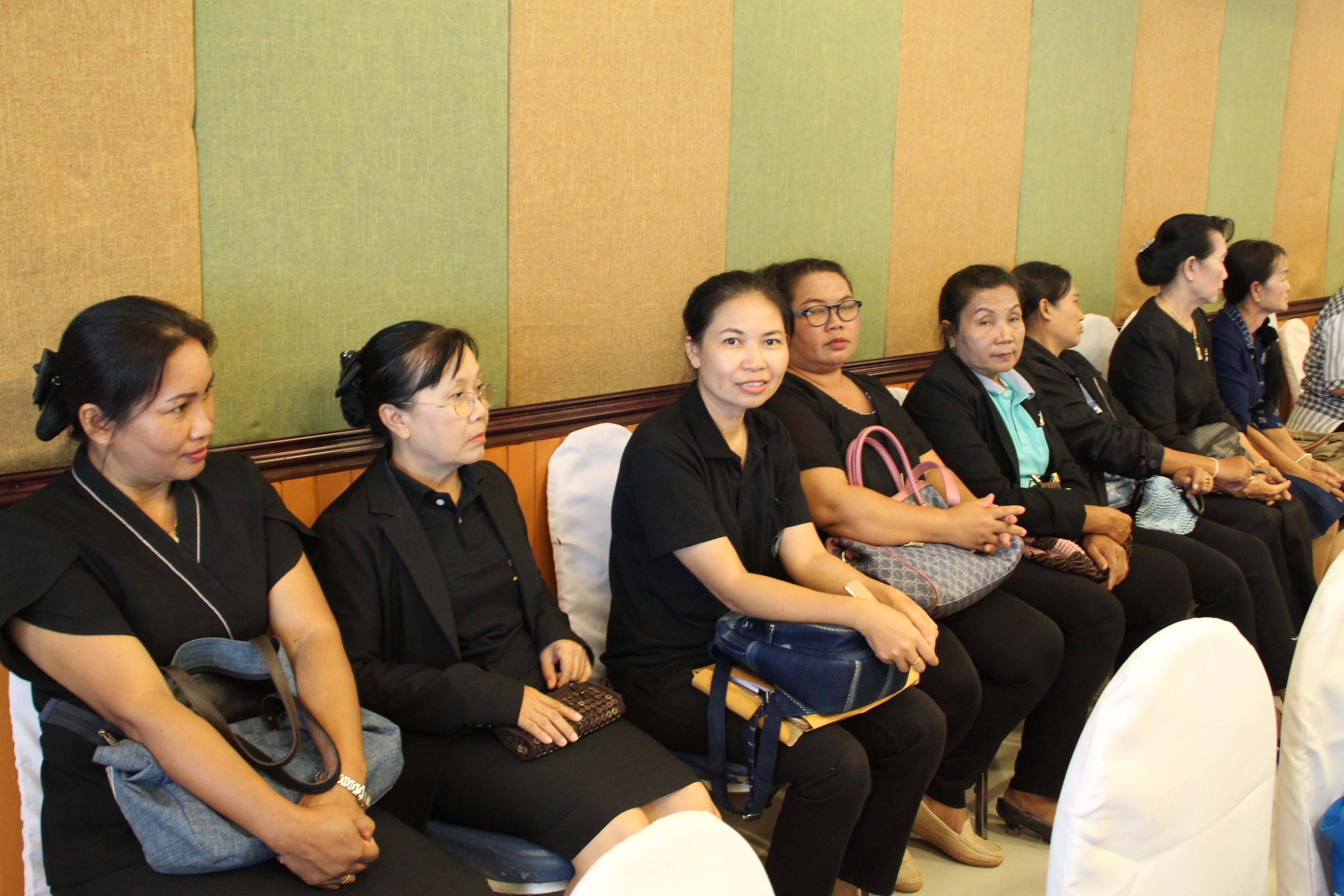 การประชุมคณะกรรมการพัฒนาสตรีจังหวัด เพื่อคัดเลือกคณะกรรมการบริหาร และเตรียมความพร้อมในการจัดเตรียมสถานที่จัดกิจกรรมและนิทรรศการเทิดพระเกียรติในงาน “รวมพลังสตรีไทสกล เทิดไท้องค์ราชินี