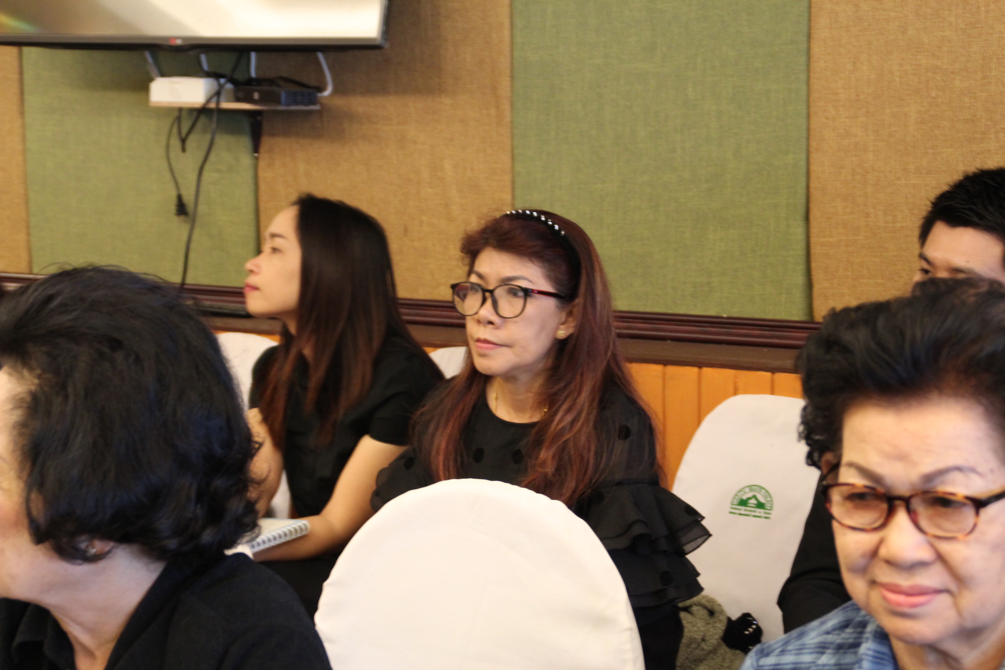 การประชุมคณะกรรมการพัฒนาสตรีจังหวัด เพื่อคัดเลือกคณะกรรมการบริหาร และเตรียมความพร้อมในการจัดเตรียมสถานที่จัดกิจกรรมและนิทรรศการเทิดพระเกียรติในงาน “รวมพลังสตรีไทสกล เทิดไท้องค์ราชินี