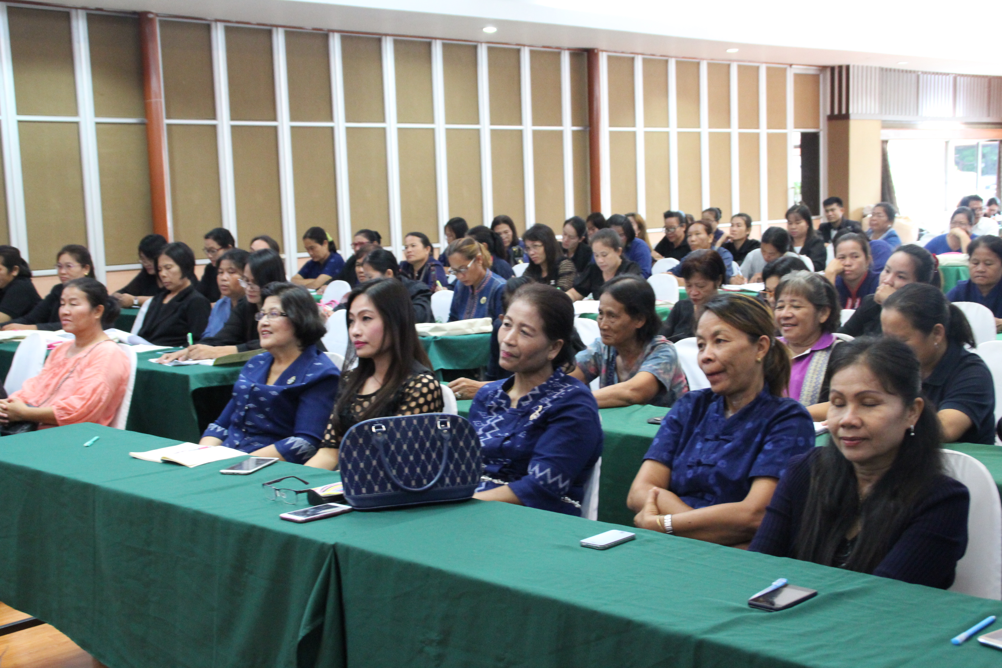 การฝึกอบรม โครงการส่งเสริมและพัฒนาชีวิตคนสกลนครตามหลักปรัชญาของเศรษฐกิจพอเพียง กิจกรรมที่2 อบรมเพิ่มประสิทธิภาพคณะกรรมการพัฒนาสตรีระดับอำเภอและพัฒนากร