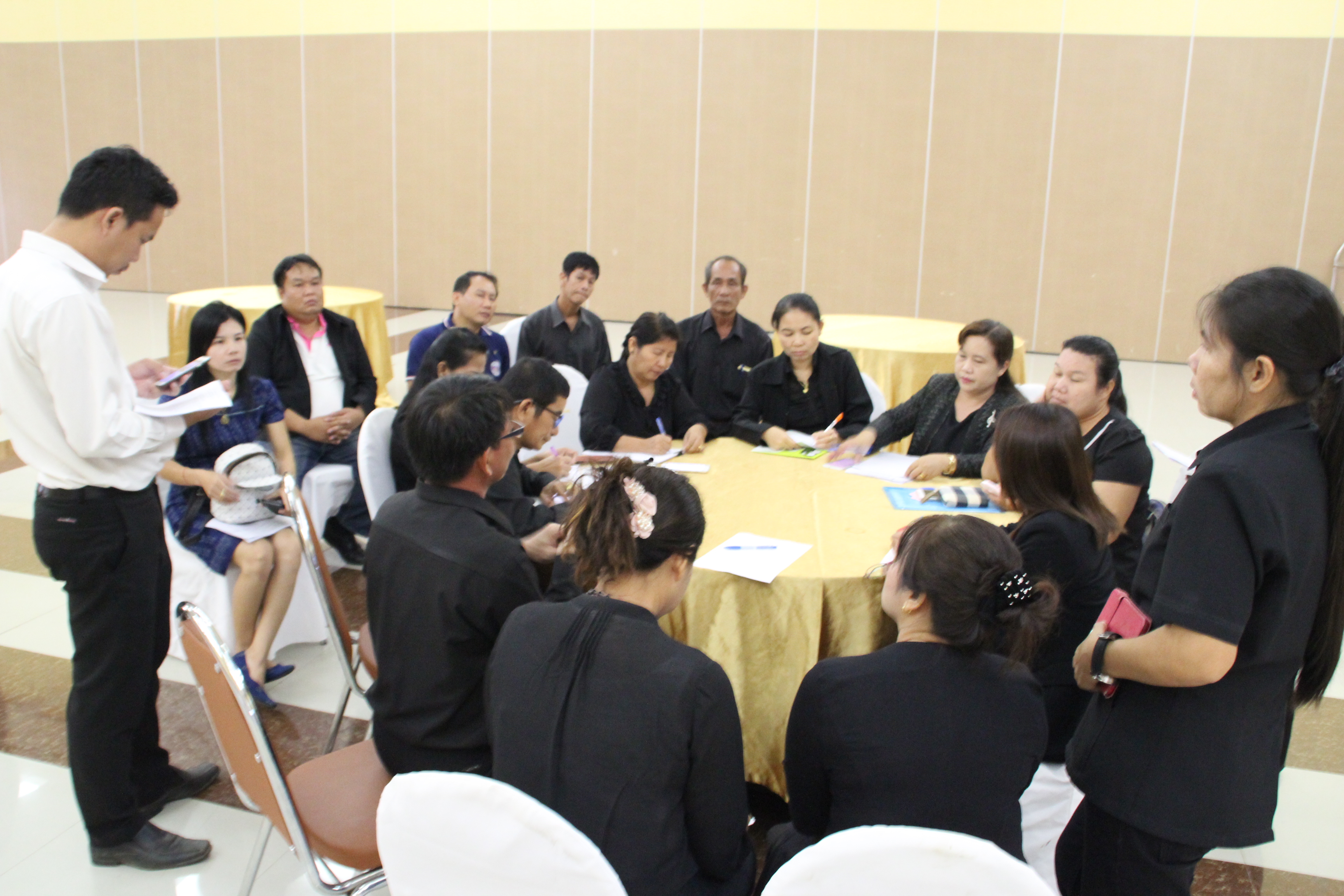 โครงการส่งเสริมและพัฒนาชีวิตคนสกลนคร ด้วยหลักปรัชญาของเศรษฐกิจพอเพียง กิจกรรมพัฒนาชีวิตคนสกลนคร  เวทีที่ 1 การพัฒนากระบวนการจัดทำแผนพัฒนาสตรีตำบลต้นแบบตามแนวประชารัฐ