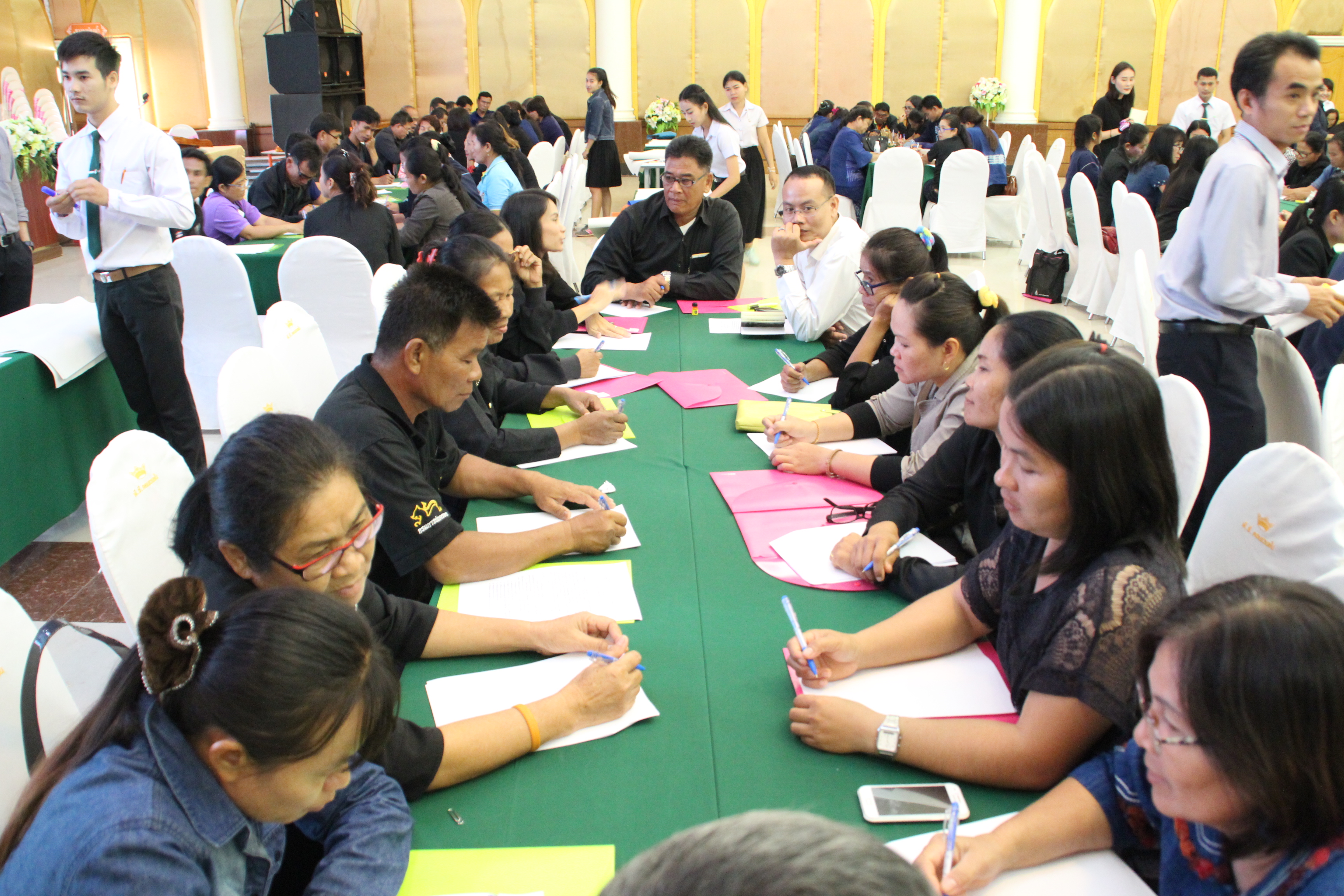 โครงการส่งเสริมและพัฒนาชีวิตคนสกลนคร ด้วยหลักปรัชญาของเศรษฐกิจพอเพียง กิจกรรมพัฒนาชีวิตคนสกลนคร  เวทีที่ 1 การพัฒนากระบวนการจัดทำแผนพัฒนาสตรีตำบลต้นแบบตามแนวประชารัฐ