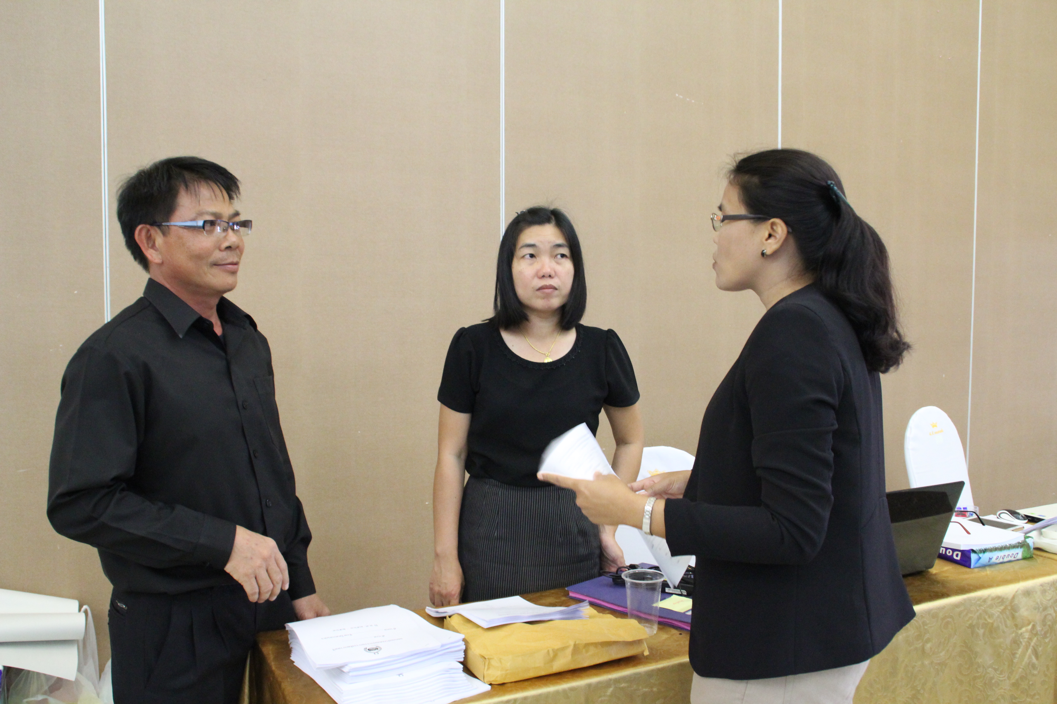 โครงการส่งเสริมและพัฒนาชีวิตคนสกลนคร ด้วยหลักปรัชญาของเศรษฐกิจพอเพียง กิจกรรมพัฒนาชีวิตคนสกลนคร  เวทีที่ 1 การพัฒนากระบวนการจัดทำแผนพัฒนาสตรีตำบลต้นแบบตามแนวประชารัฐ