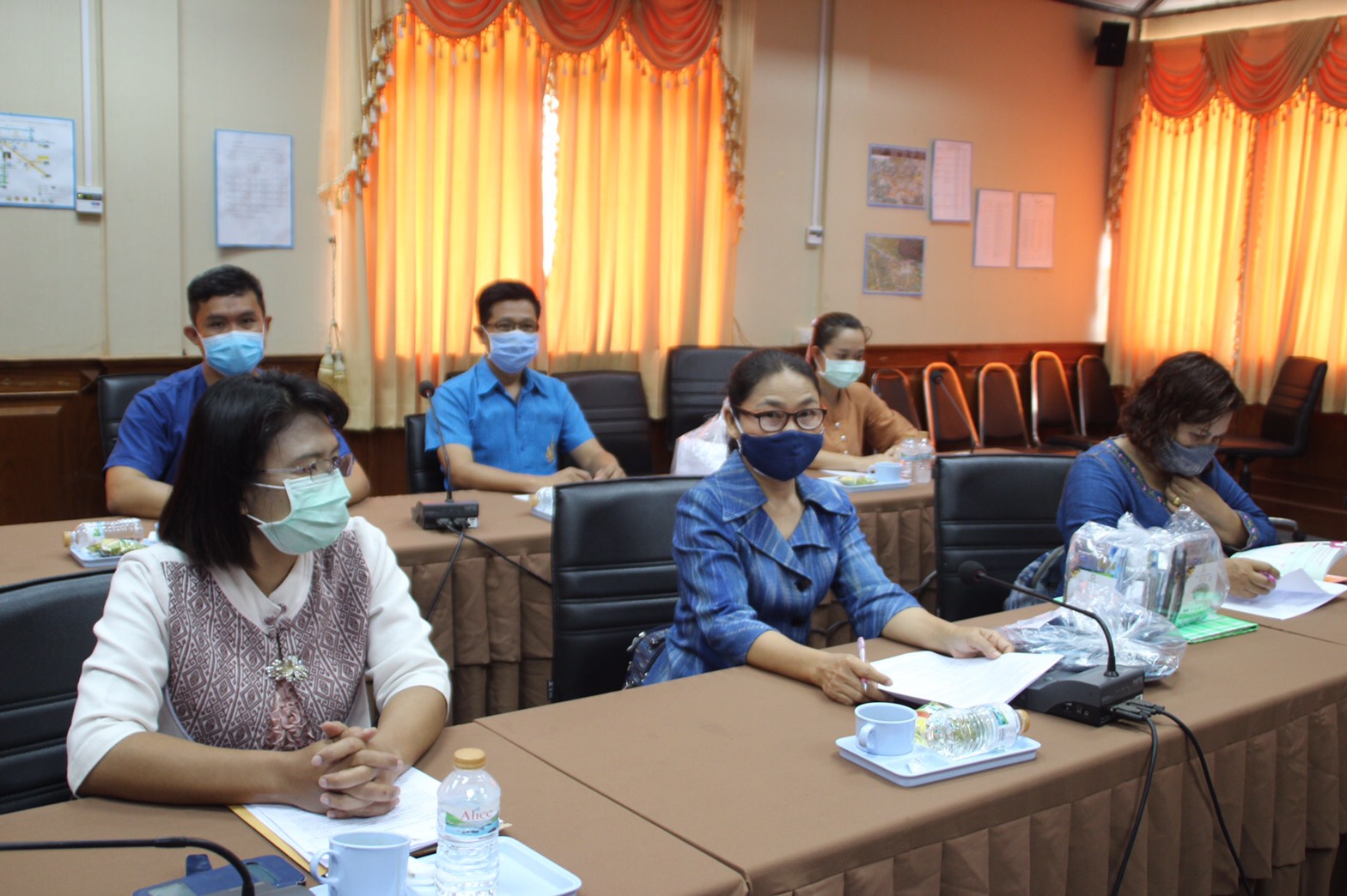 พช.สกลนคร ขับเคลื่อนการจำหน่ายผลิตภัณฑ์ OTOP ผ่านช่องทาง Online