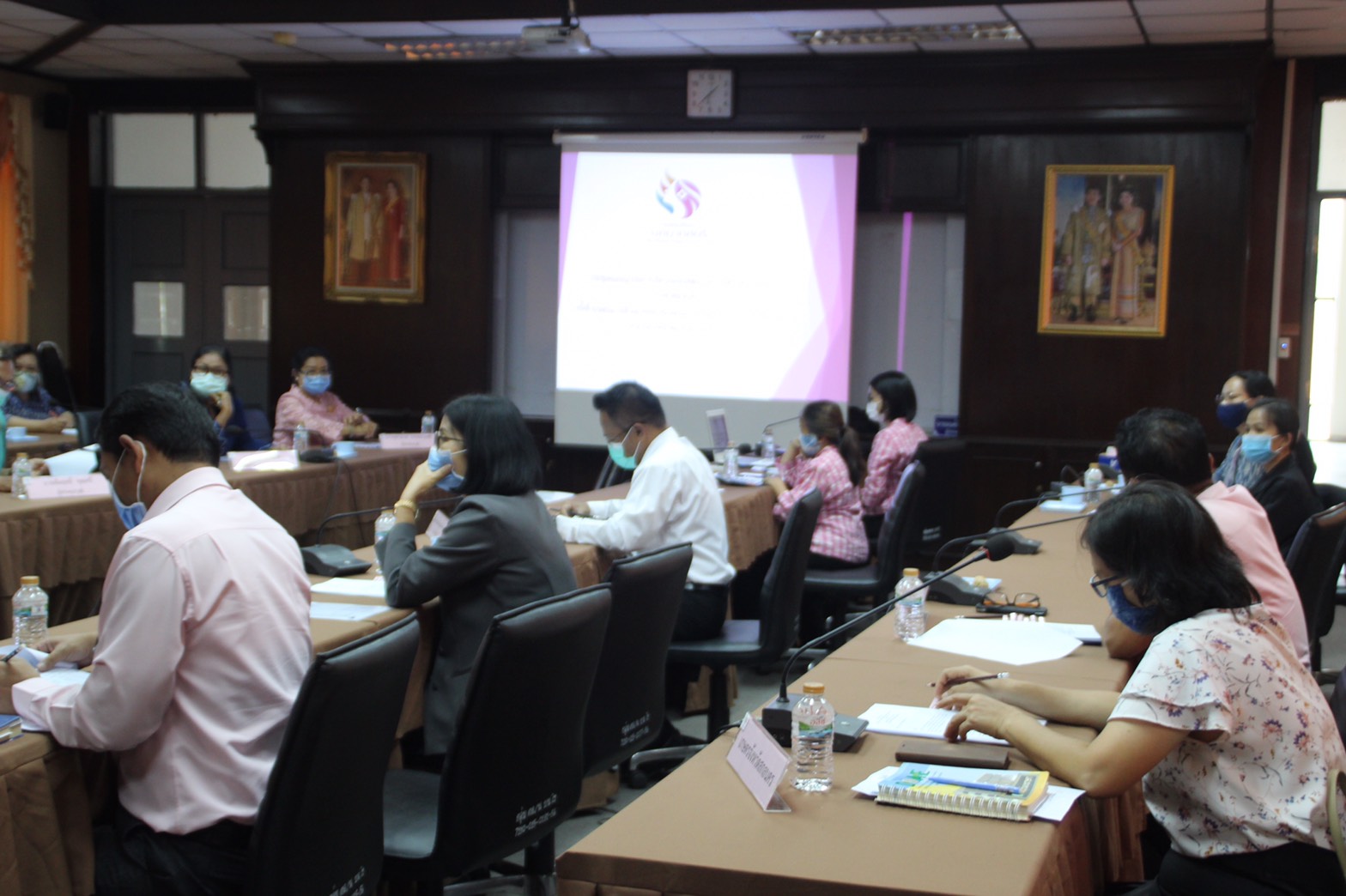 พช.สกลนคร~ประชุมคณะอนุกรรมการบริหารกองทุนพัฒนาบทบาทสตรี