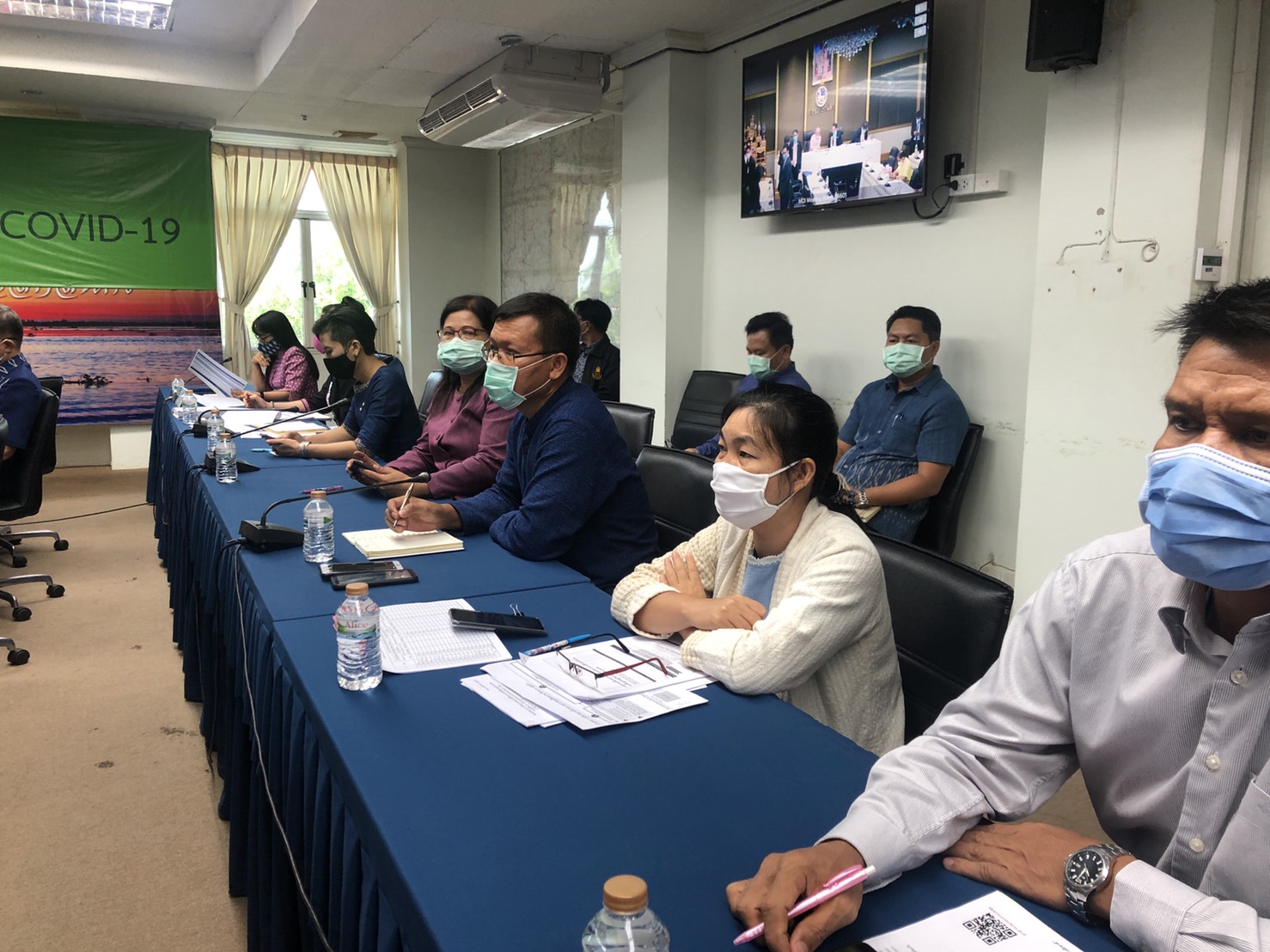 พช.สกลนคร ร่วมประชุมชี้แจงแนวทางการเสนอโครงการภายใต้กรอบนโยบายฟื้นฟูเศรษฐกิจและสังคมของประเทศ ผ่านระบบวีดิทัศน์ทางไกล (Video Conference)