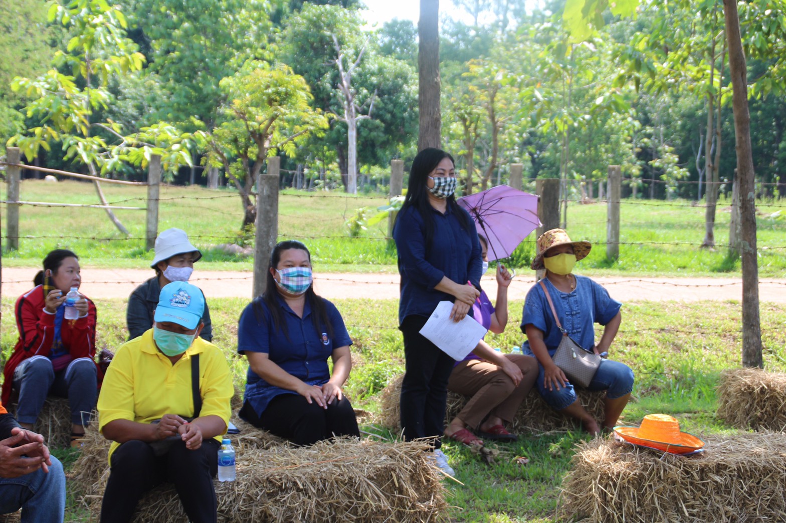พช.สกลนคร : เอามื้อสามัคคี โคก หนอง นา โมเดล