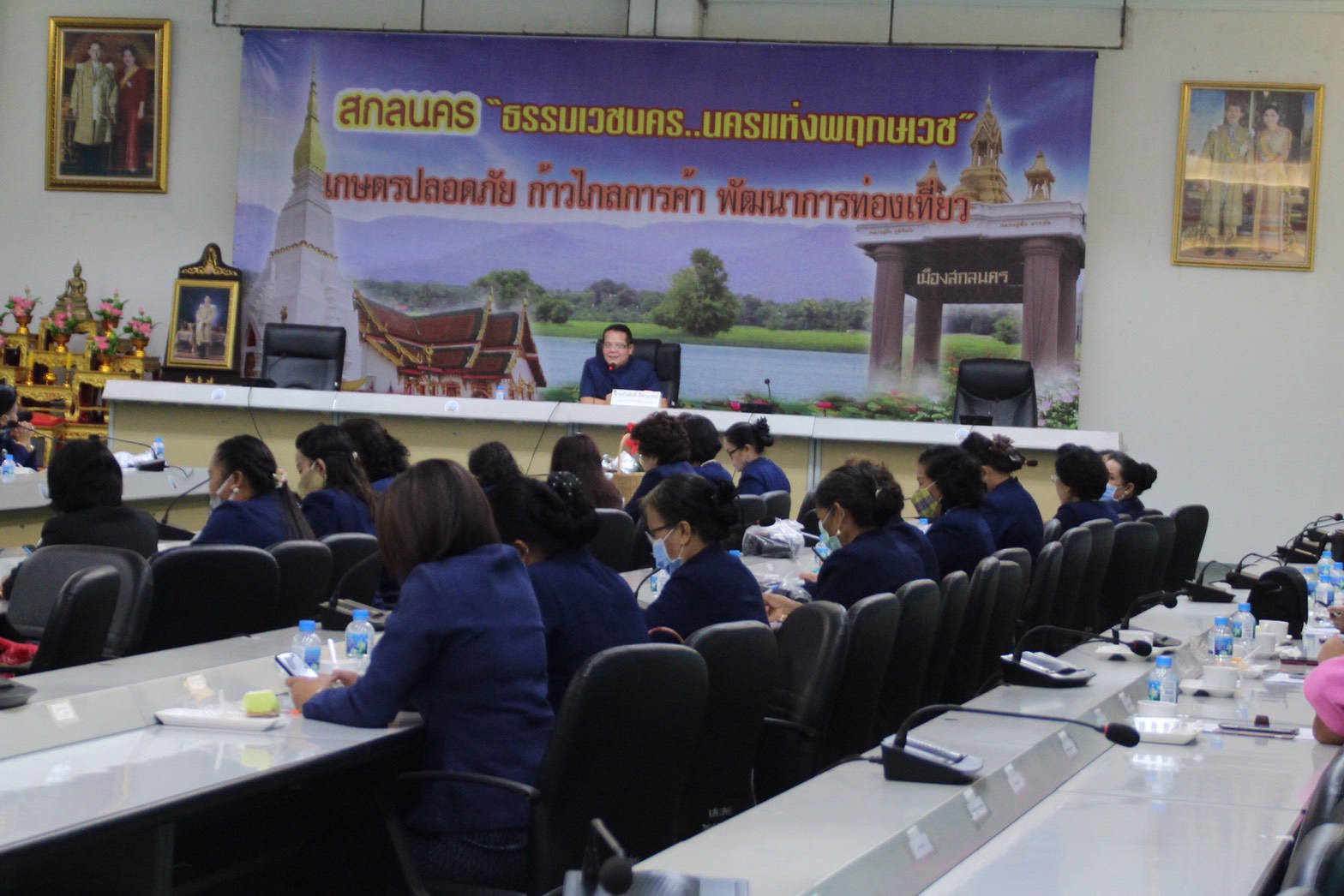 พช.สกลนคร ร่วมโครงการ “สตรีรวมใจ สู้ภัยโควิด ด้วยเศรษฐกิจพอเพียง”