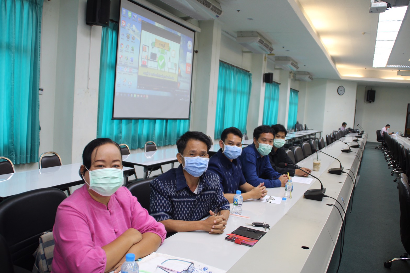 พช.สกลนคร ร่วมโครงการ “สตรีรวมใจ สู้ภัยโควิด ด้วยเศรษฐกิจพอเพียง”