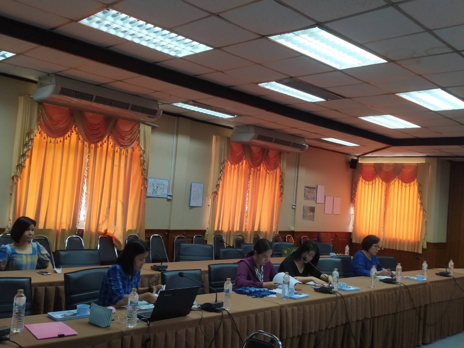 พช.สกลนคร จัดประชุมคณะทำงานขับเคลื่อนการพัฒนาเครือข่ายผ้าฝ้าย ผ้าขาวม้า จังหวัดสกลนคร