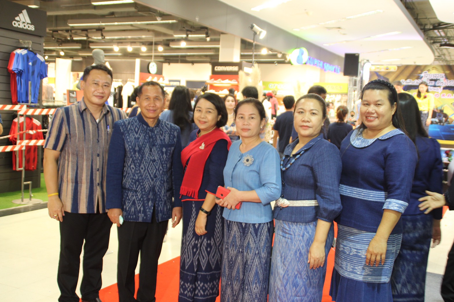 พช.สกลนคร จัดโครงการ “สืบสาน อนุรักษ์ศิลป์ผ้าถิ่นไทย ดำรงไว้ในแผ่นดิน”