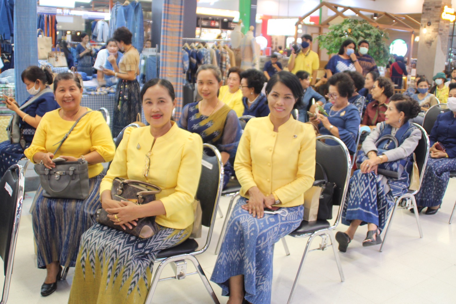พช.สกลนคร จัดโครงการ “สืบสาน อนุรักษ์ศิลป์ผ้าถิ่นไทย ดำรงไว้ในแผ่นดิน”