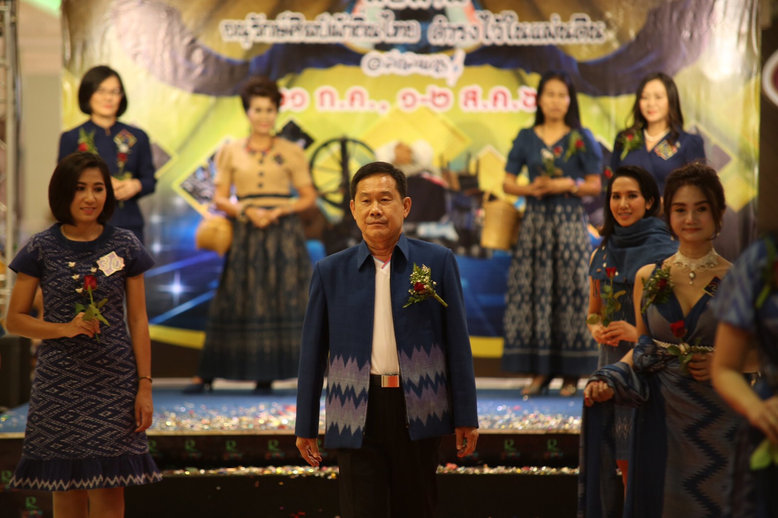 พช.สกลนคร จัดโครงการ “สืบสาน อนุรักษ์ศิลป์ผ้าถิ่นไทย ดำรงไว้ในแผ่นดิน”