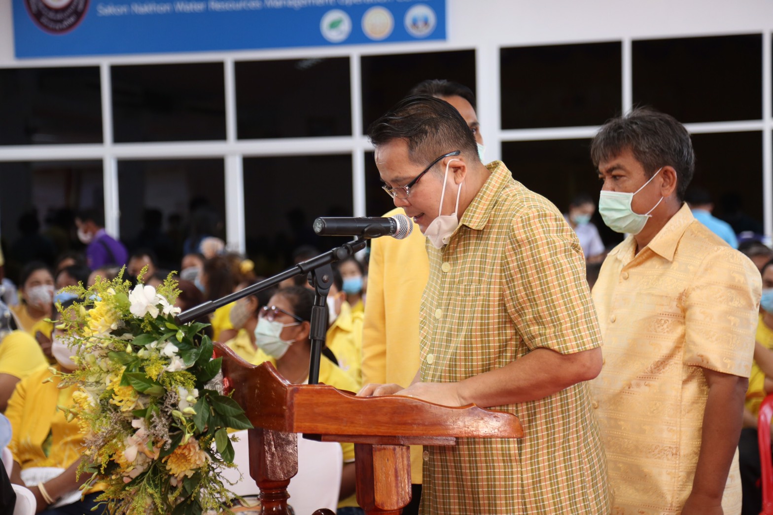 “พช.สกลนคร นำข้าราชการ พนักงาน ลูกจ้างสังกัดกรมการพัฒนาชุมชน ผู้นำชุมชน หน่วยงานภาคี บริจาคโลหิตเพื่อเฉลิมพระเกียรติ เนื่องในโอกาสวันเฉลิมพระชนมพรรษา 28 กรกฎาคม 2563”