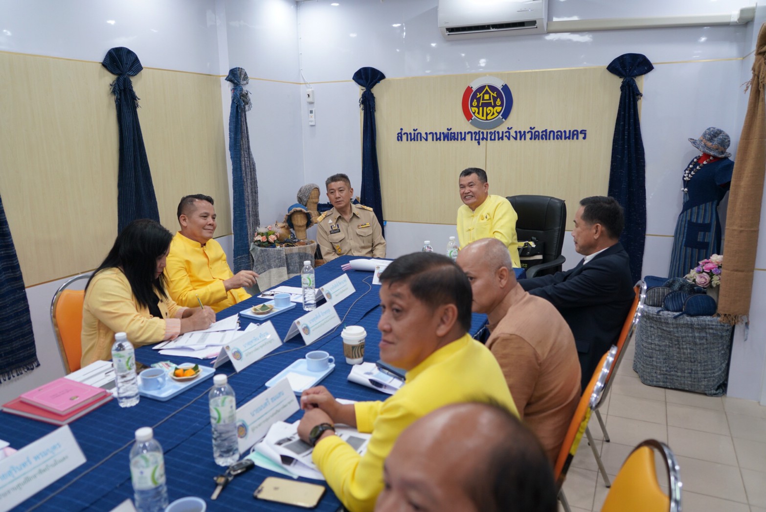 พช.สกลนคร ร่วมประชุมสรุปบทเรียนและเตรียมความพร้อมการดำเนินงานโครงการขับเคลื่อนพื้นที่ต้นแบบการพัฒนาคุณภาพชีวิตตามหลักทฤษฎีใหม่ ประยุกต์สู่ “โคก หนอง นา โมเดล”