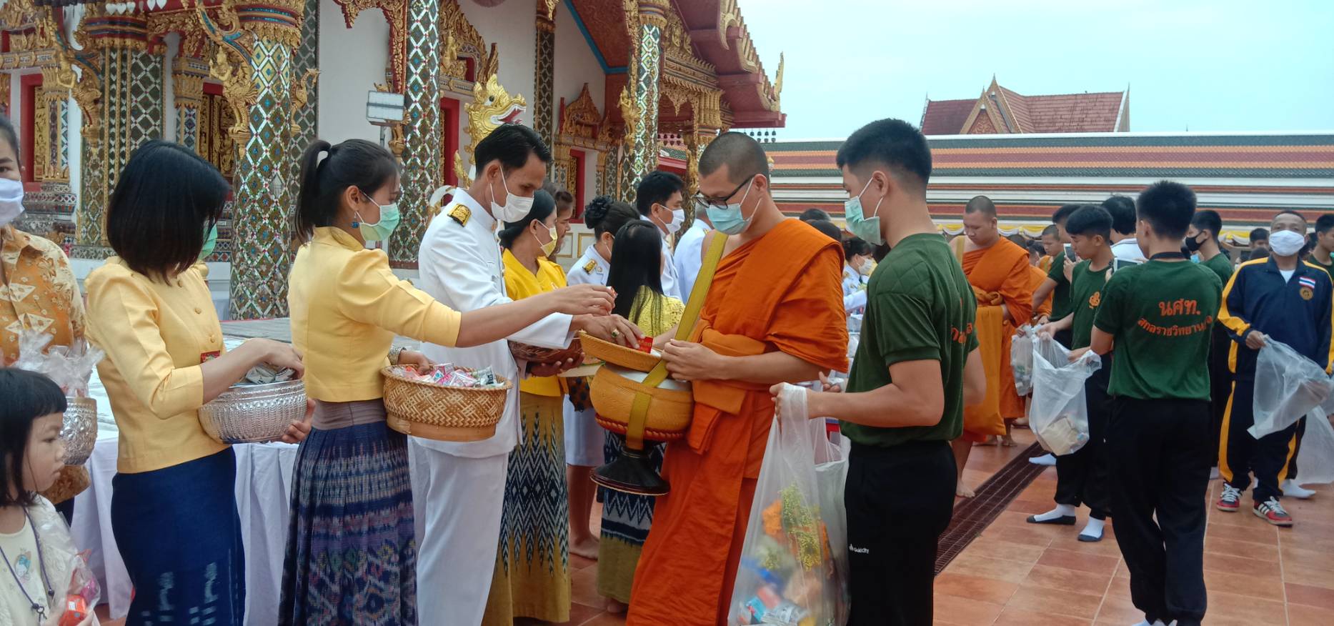 พช.สกลนคร ร่วมพิธีบำเพ็ญกุศลและพิธีน้อมรำลึกเนื่องในวันคล้ายวันสวรรคตพระบาทสมเด็จพระบรมชนกาธิเบศร มหาภูมิพลอดุลยเดชมหาราช บรมนาถบพิตร