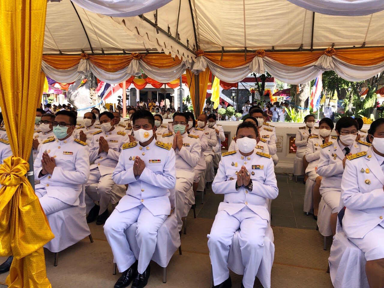 พช.สกลนคร ร่วมพิธีถวายผ้าพระกฐินพระราชทานกรมการพัฒนาชุมชน ประจำปี 2563