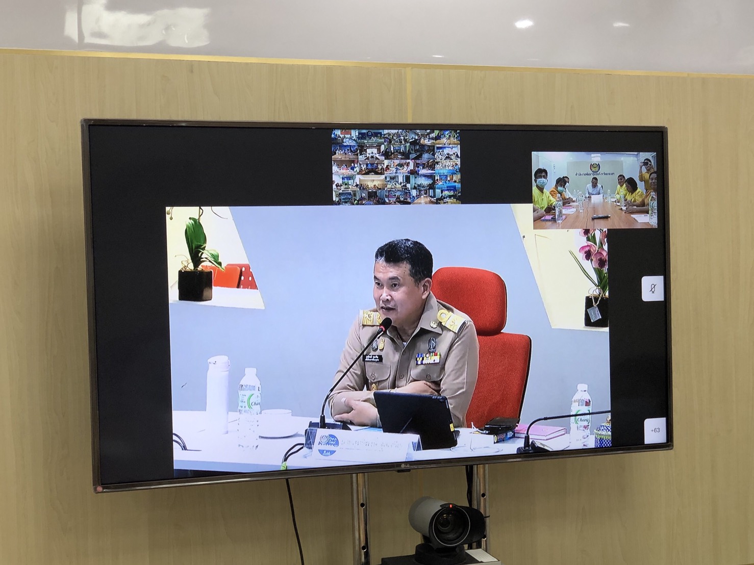 พช.สกลนคร…ร่วมประชุมกรมการพัฒนาชุมชน ครั้งที่ 9/2563 ผ่านระบบวีดิทัศน์ทางไกล (Video Conference)