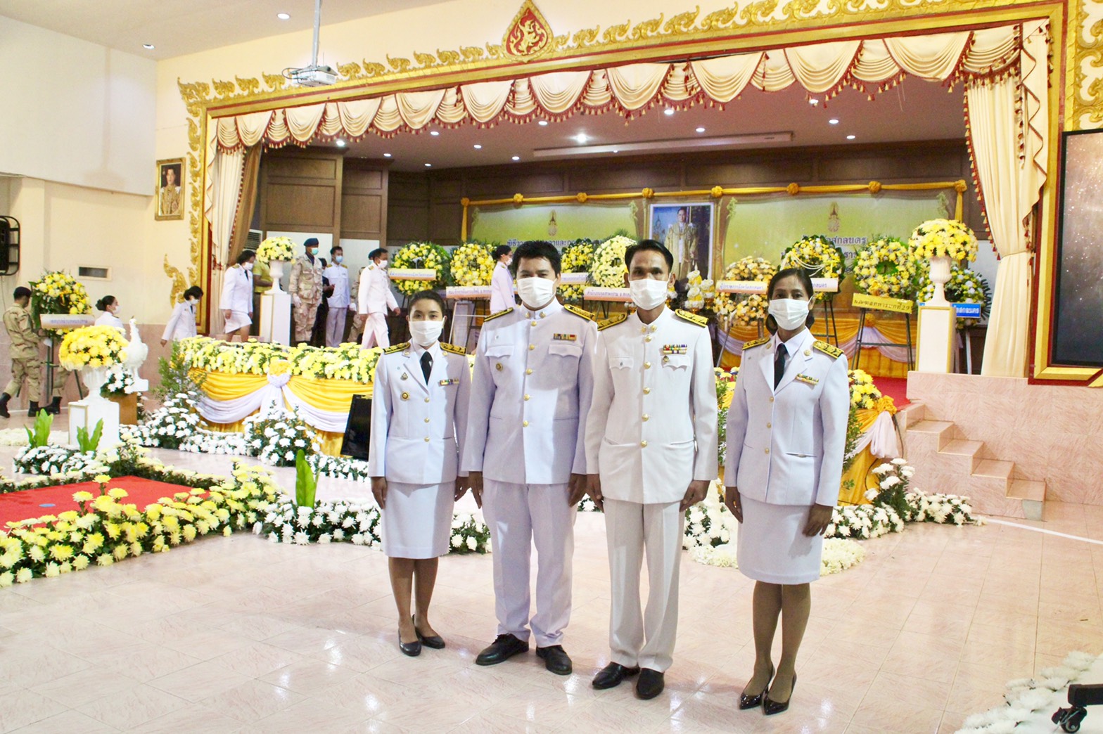 พช.สกลนคร ร่วมพิธีบำเพ็ญกุศลและพิธีน้อมรำลึกเนื่องในวันคล้ายวันสวรรคตพระบาทสมเด็จพระบรมชนกาธิเบศร มหาภูมิพลอดุลยเดชมหาราช บรมนาถบพิตร