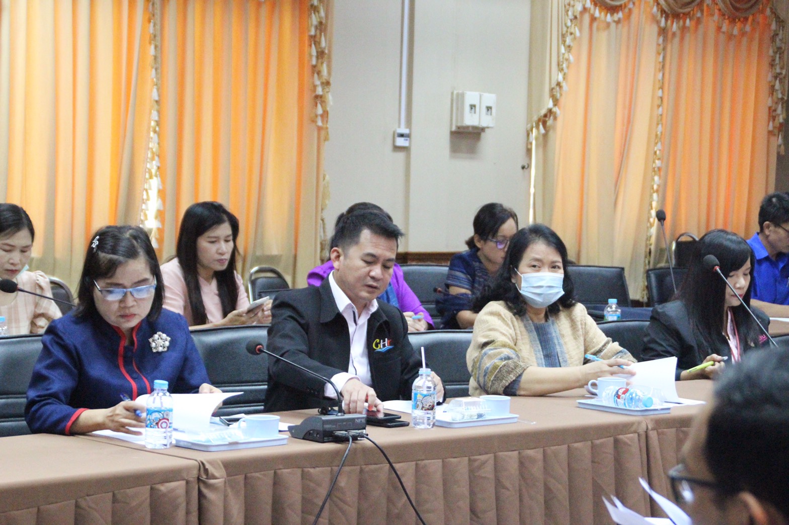“พช.สกลนคร ประชุมคณะอนุกรรมการสนับสนุนและติดตามการดำเนินงานกองทุนหมู่บ้าน ระดับจังหวัด”