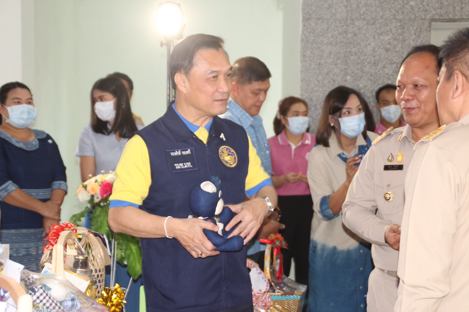 “มท.3 เปิดเทศกาลกระเช้าของขวัญ ส่งมอบความรัก ความห่วงใย ใส่ใจสุขภาพ ด้วยของขวัญปีใหม่ ล้ำค่าถูกใจ รวมไว้ในกระเช้า OTOP”
