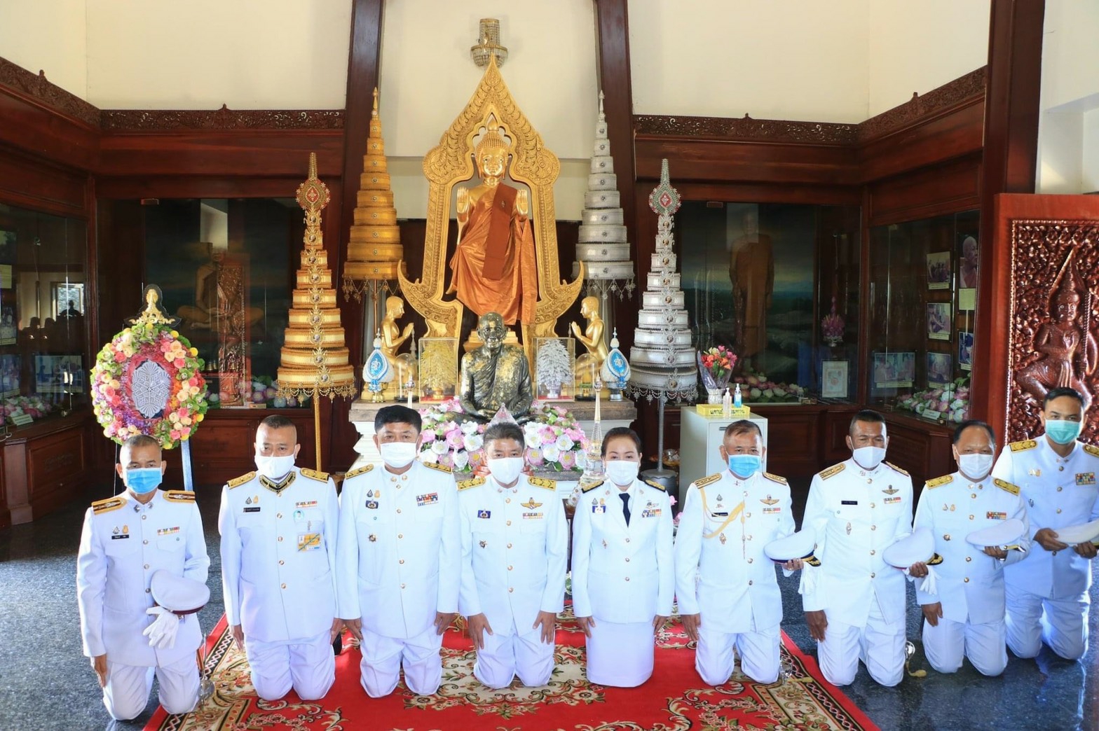“พช.สกลนคร ร่วมเชิญพวงดอกไม้พระราชทาน”