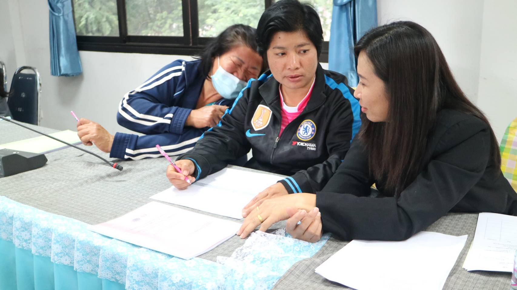 พจ.สกลนคร เพิ่มประสิทธิภาพการปฏิบัติงานกองทุนพัฒนาบทบาทสตรี