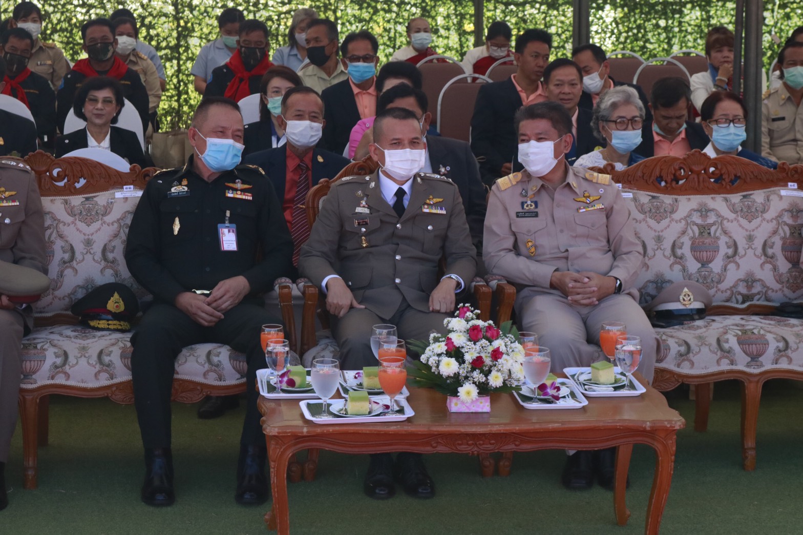 พช.สกลนคร ร่วมพิธีวางพวงมาลัยอนุสาวรีย์พระศรีสกุลวงศ์