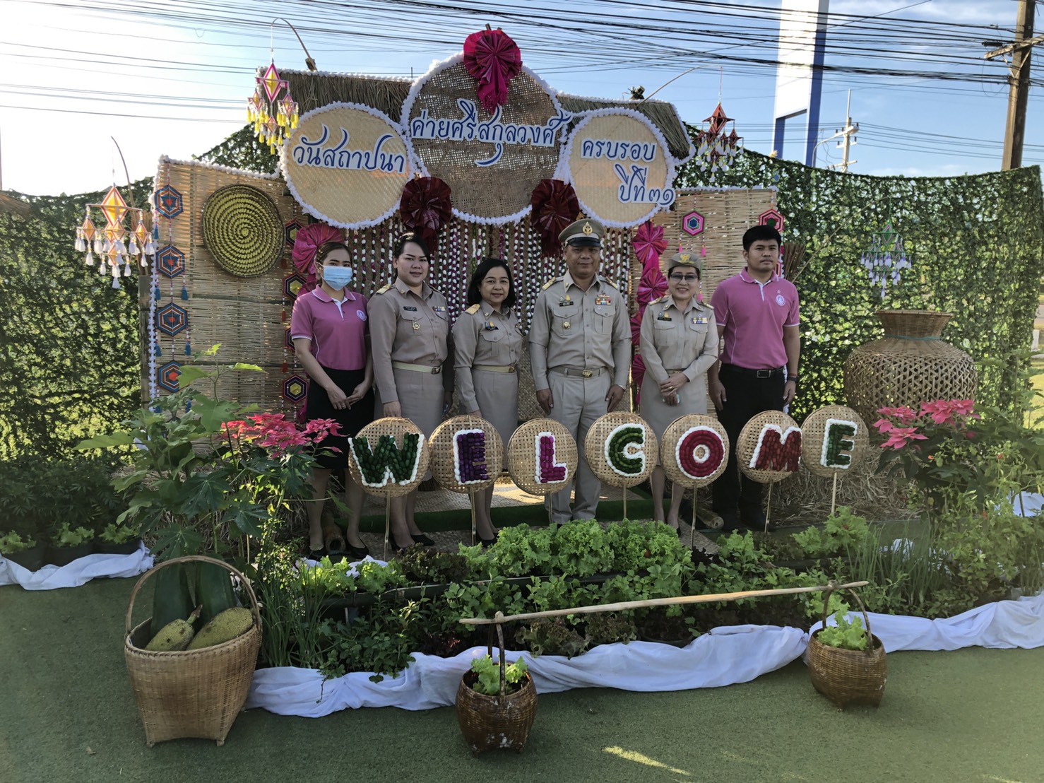 พช.สกลนคร ร่วมพิธีวางพวงมาลัยอนุสาวรีย์พระศรีสกุลวงศ์
