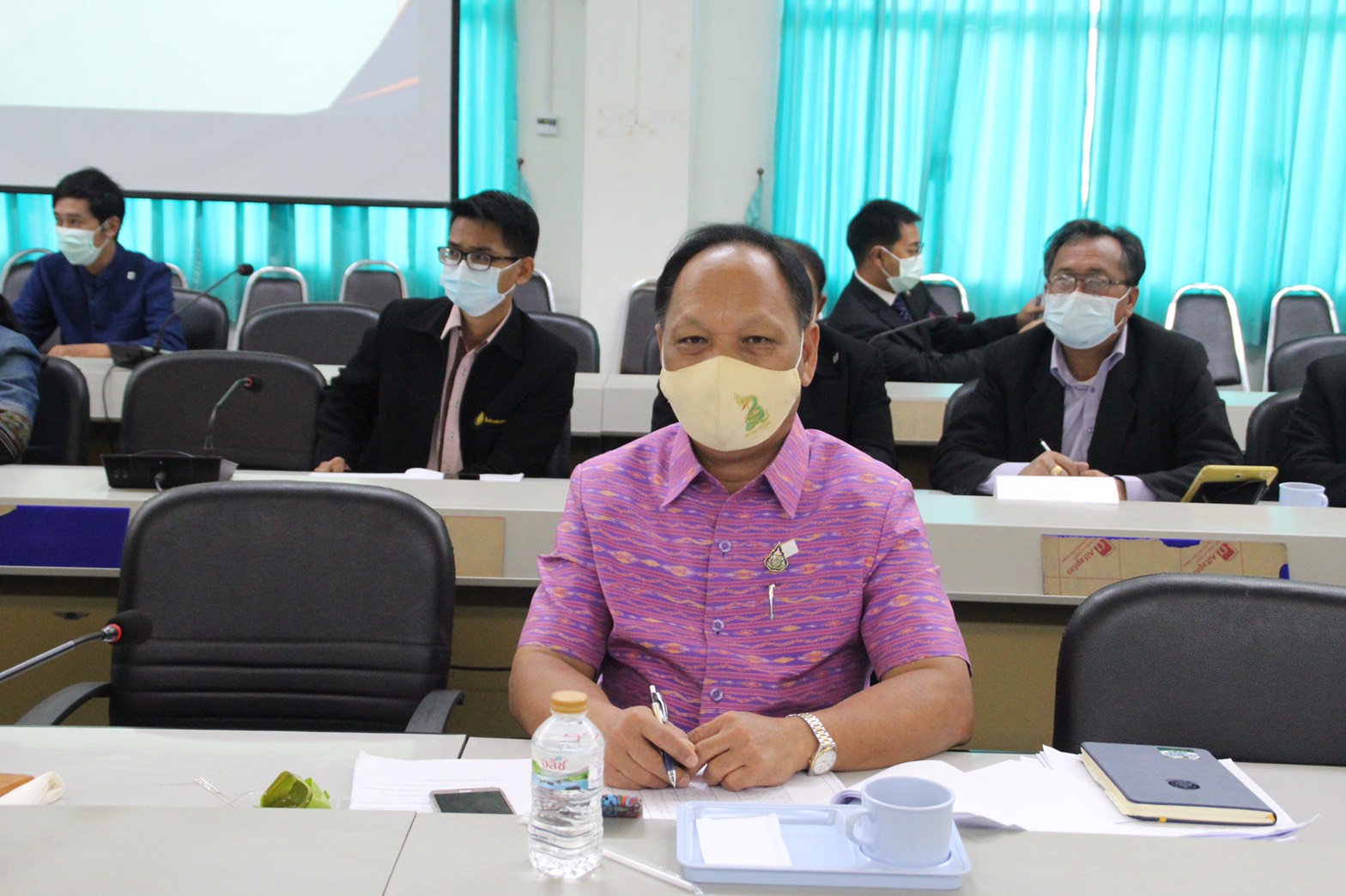“พช.สกลนคร ร่วมประชุมกับคณะกรรมาธิการกิจการองค์กรอิสระตามรัฐธรรมนูญ วุฒิสภา”