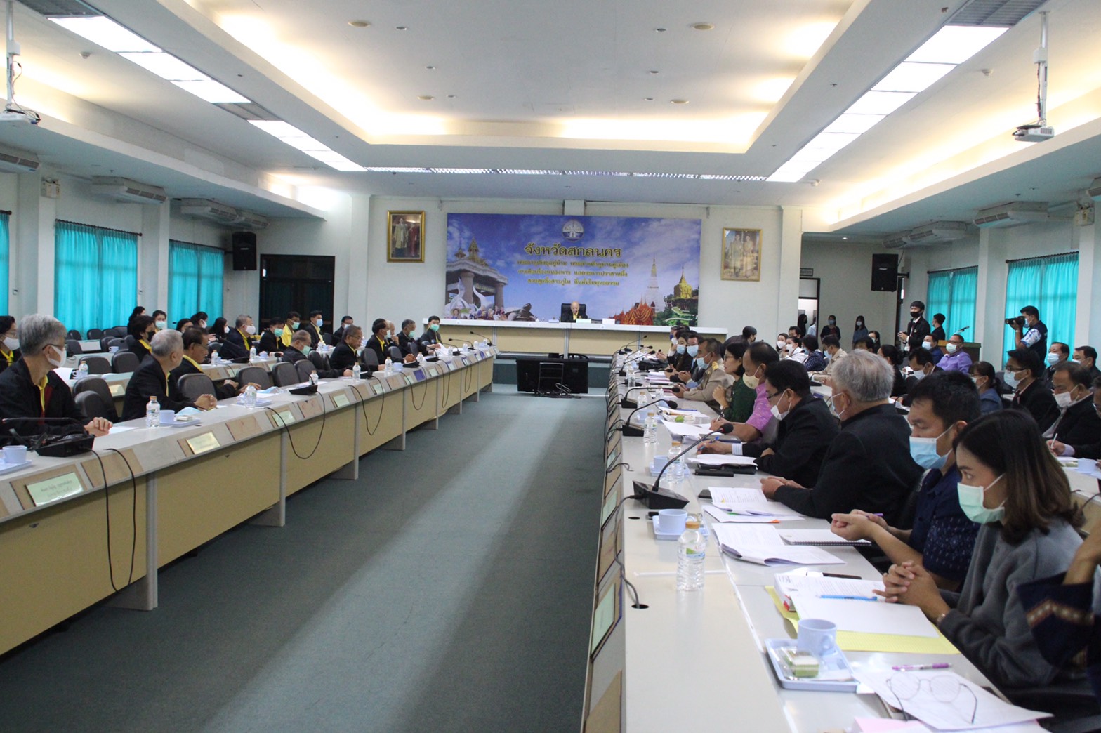 “พช.สกลนคร ร่วมประชุมกับคณะกรรมาธิการกิจการองค์กรอิสระตามรัฐธรรมนูญ วุฒิสภา”
