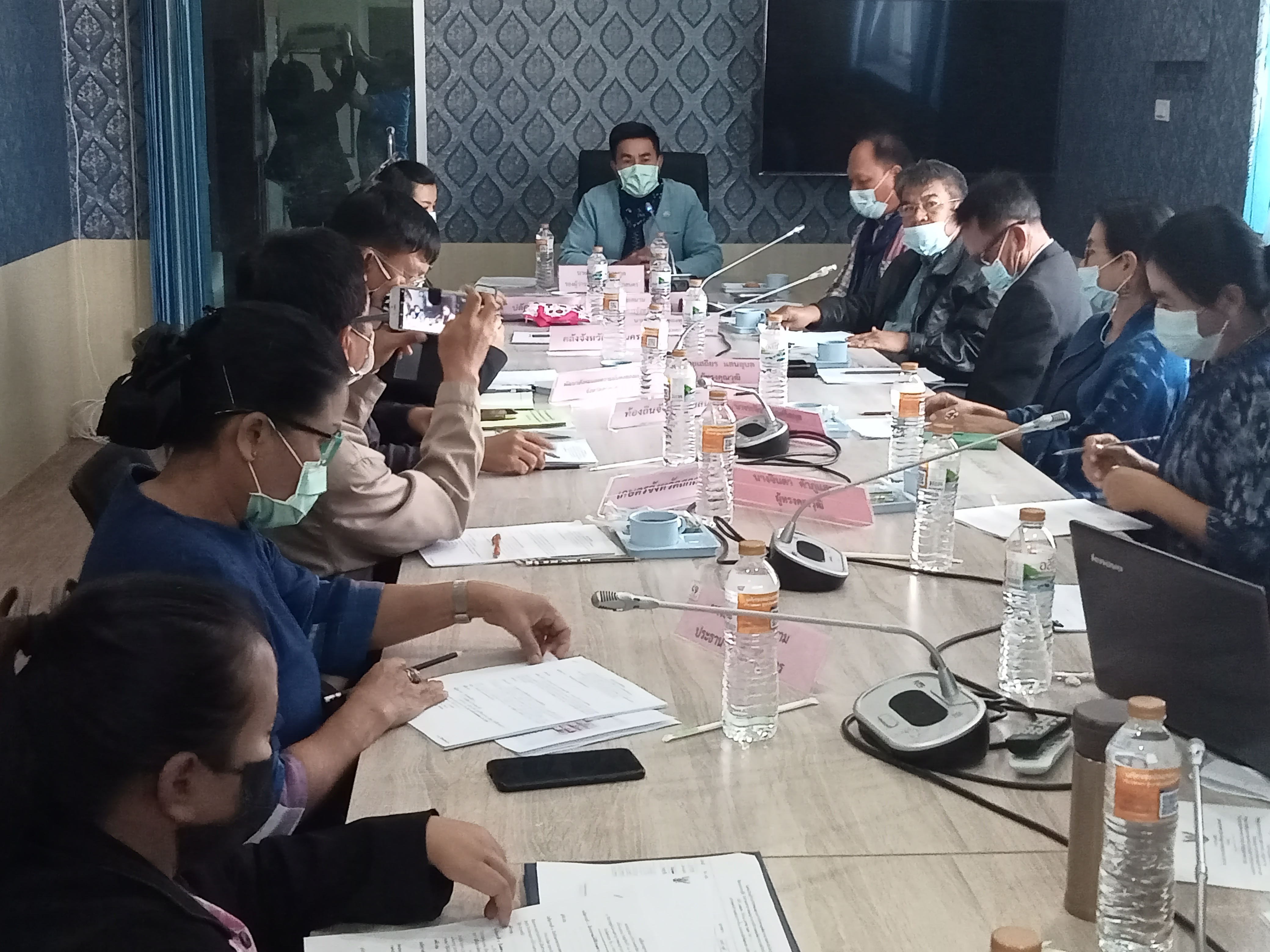 พช.สกลนคร ประชุมคณะอนุกรรมการบริหารกองทุนพัฒนาบทบาทสตรีจังหวัดสกลนคร ครั้งที่ 1/2564