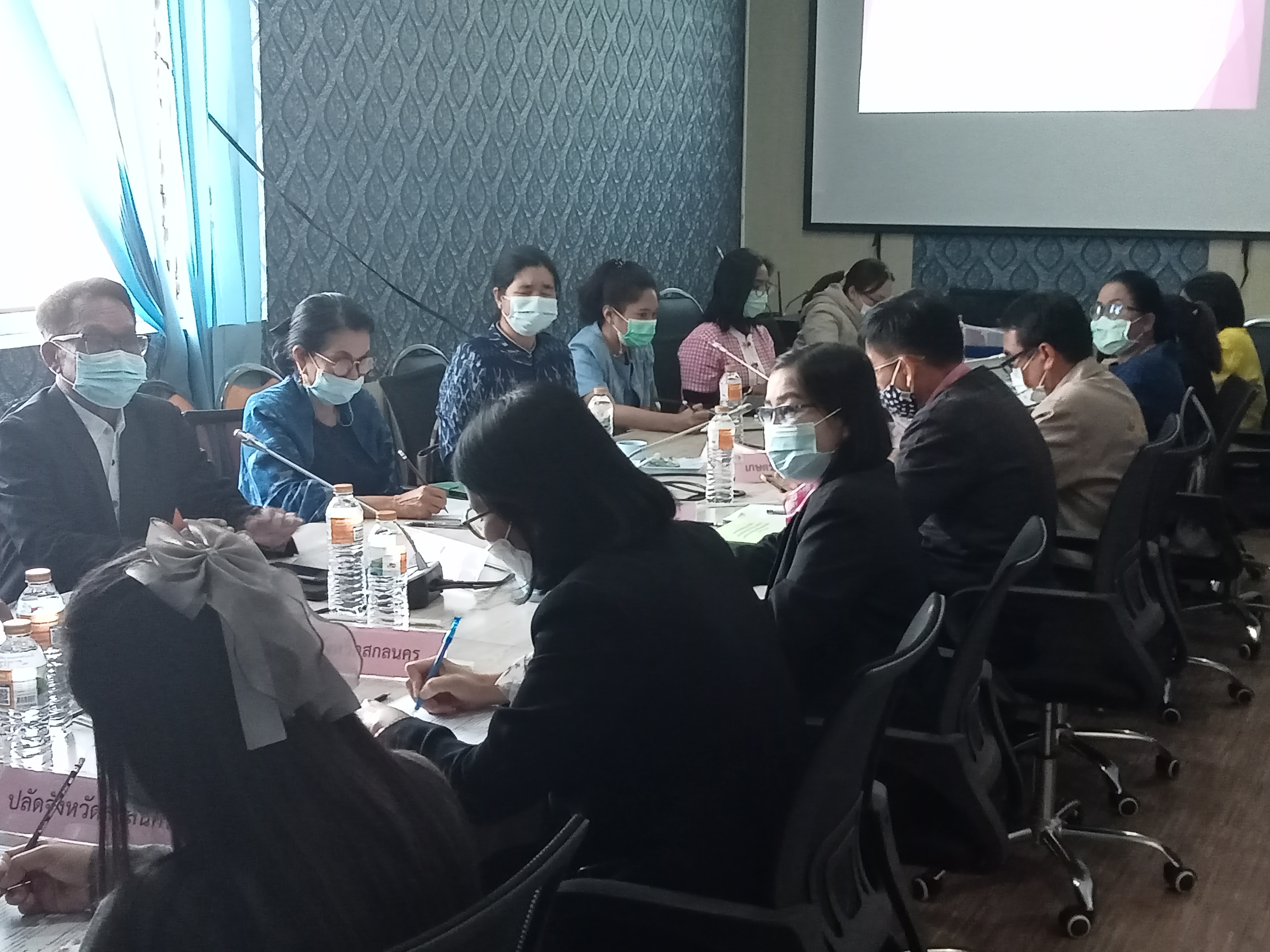 พช.สกลนคร ประชุมคณะอนุกรรมการบริหารกองทุนพัฒนาบทบาทสตรีจังหวัดสกลนคร ครั้งที่ 1/2564