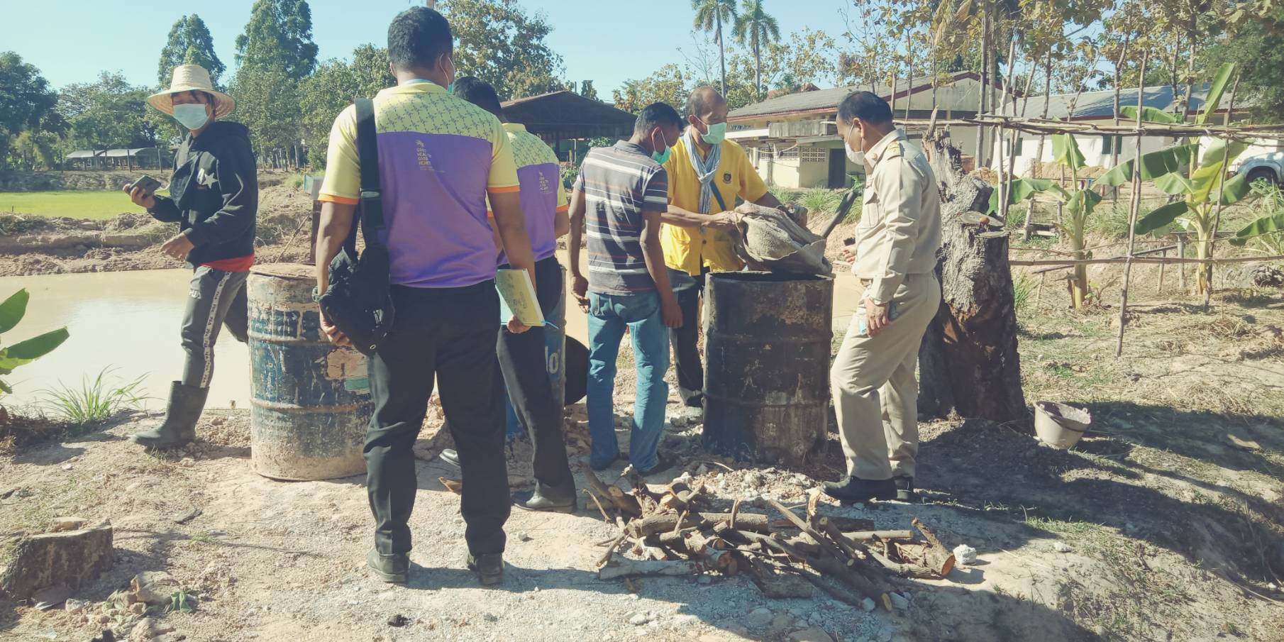 พช.สกลนคร ร่วมกับเรือนจำจังหวัดสกลนคร และเจ้าหน้าที่โครงการจิตอาสาพระราชทาน 904 วปร. เพื่อติดตามช่วยเหลือผู้ผ่านการฝึกอบรมโครงการพระราชทานในพระบาทสมเด็จพระวชิระเกล้าเจ้าอยู่หัว “โคกหนองนาแห่งน้ำใจและความหวัง กรมราชฑัณฑ์”