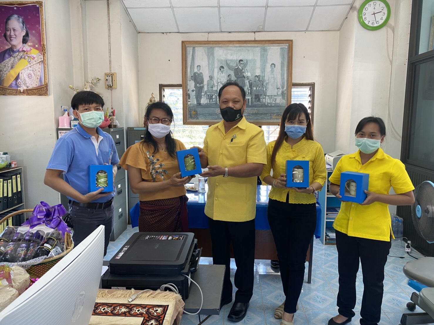 พจ.สกลนคร เยี่ยมและให้กำลังใจบุคลากร อำเภอภูพาน