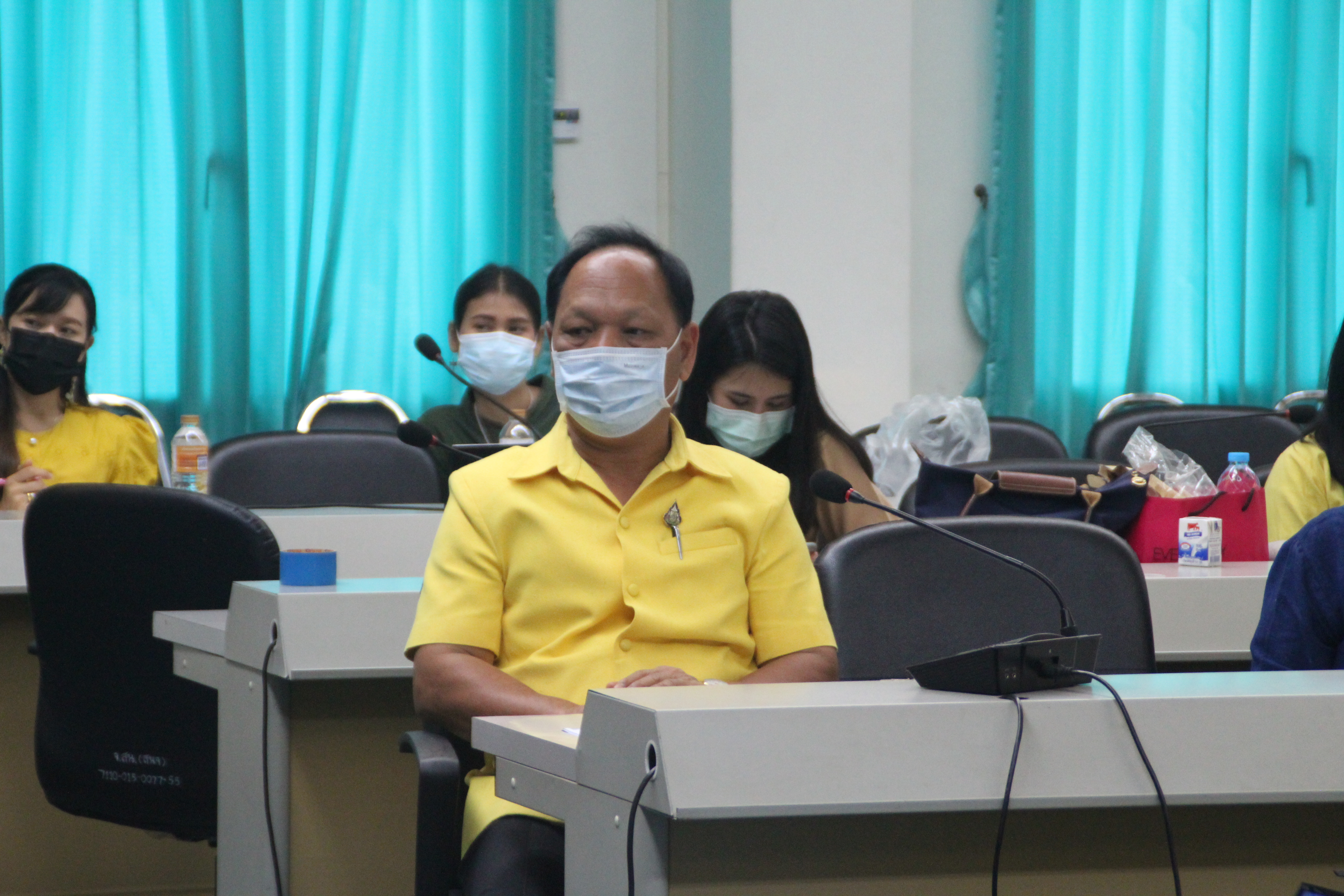จังหวัดสกลนคร เร่งขับเคลื่อนการส่งเสริมและพัฒนาผ้าลายพระราชทาน “ผ้ามัดหมี่ลายขอเจ้าฟ้าสิริวัณณวรีฯ” ในการจัดประกวดผ้าลายพระราชทานแบบดั้งเดิมและลายสร้างสรรค์ ในงานรวมน้ำใจไทสกลและงานกาชาดจังหวัดสกลนคร ประจำปี 2564