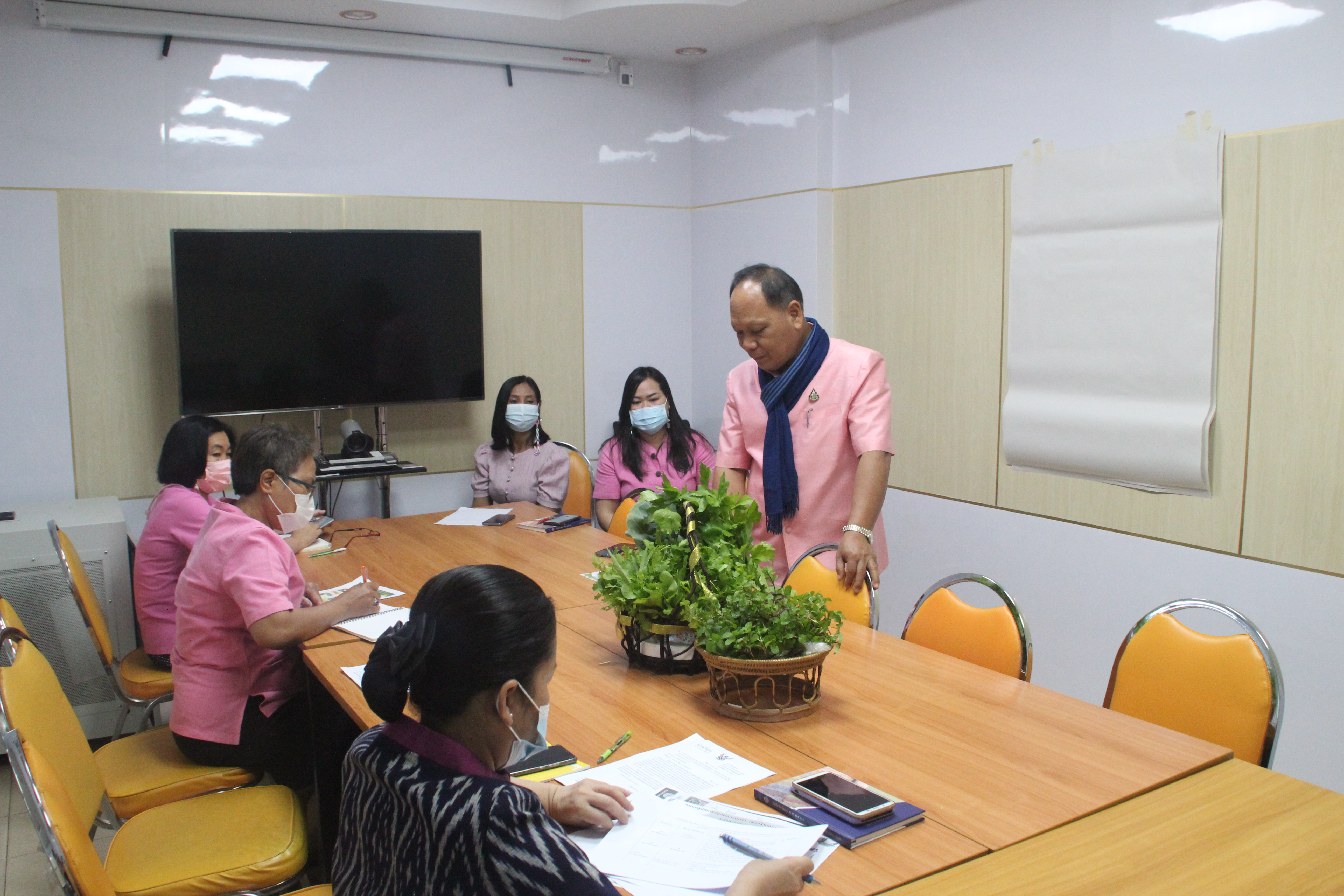 พช.สกลนคร ร่วมประชุมขับเคลื่อนกิจกรรมเชิดชูเกียรติ 8 เดือน 8 เด่น