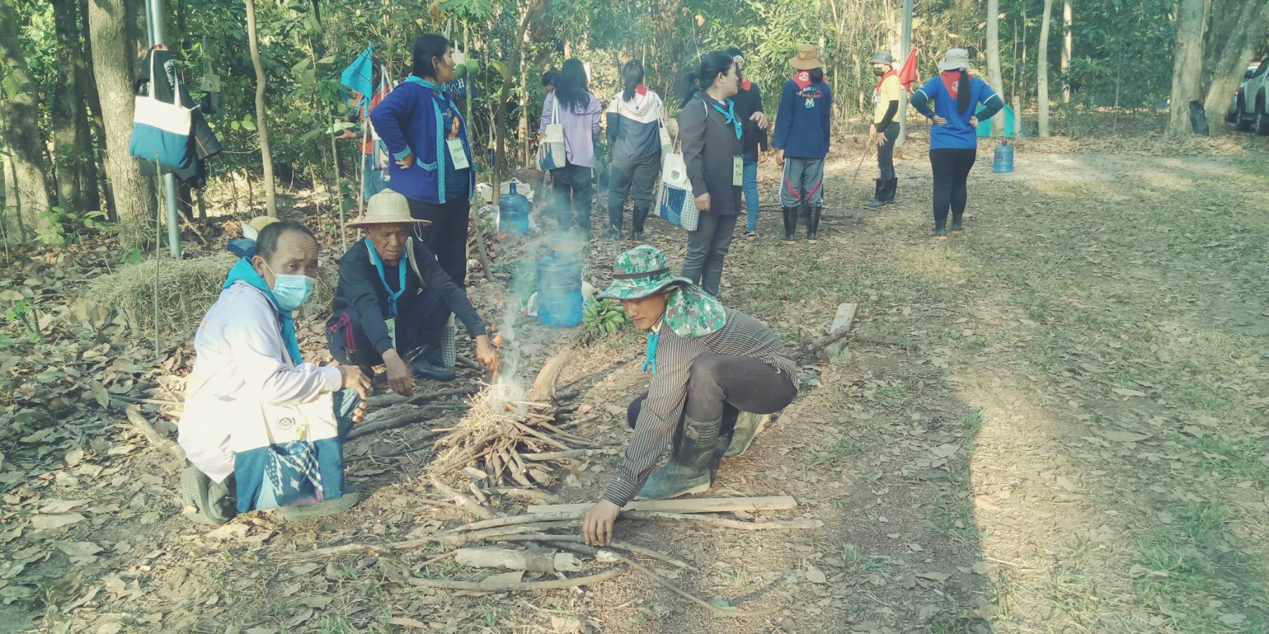 ฝึกทักษะ “โคก หนอง นา ” ตามหลักปรัชญาของเศรษฐกิจพอเพียง วันที่ 4 ณ ศูนย์กสิกรรมธรรมชาติฅนฮักถิ่น สกลนคร
