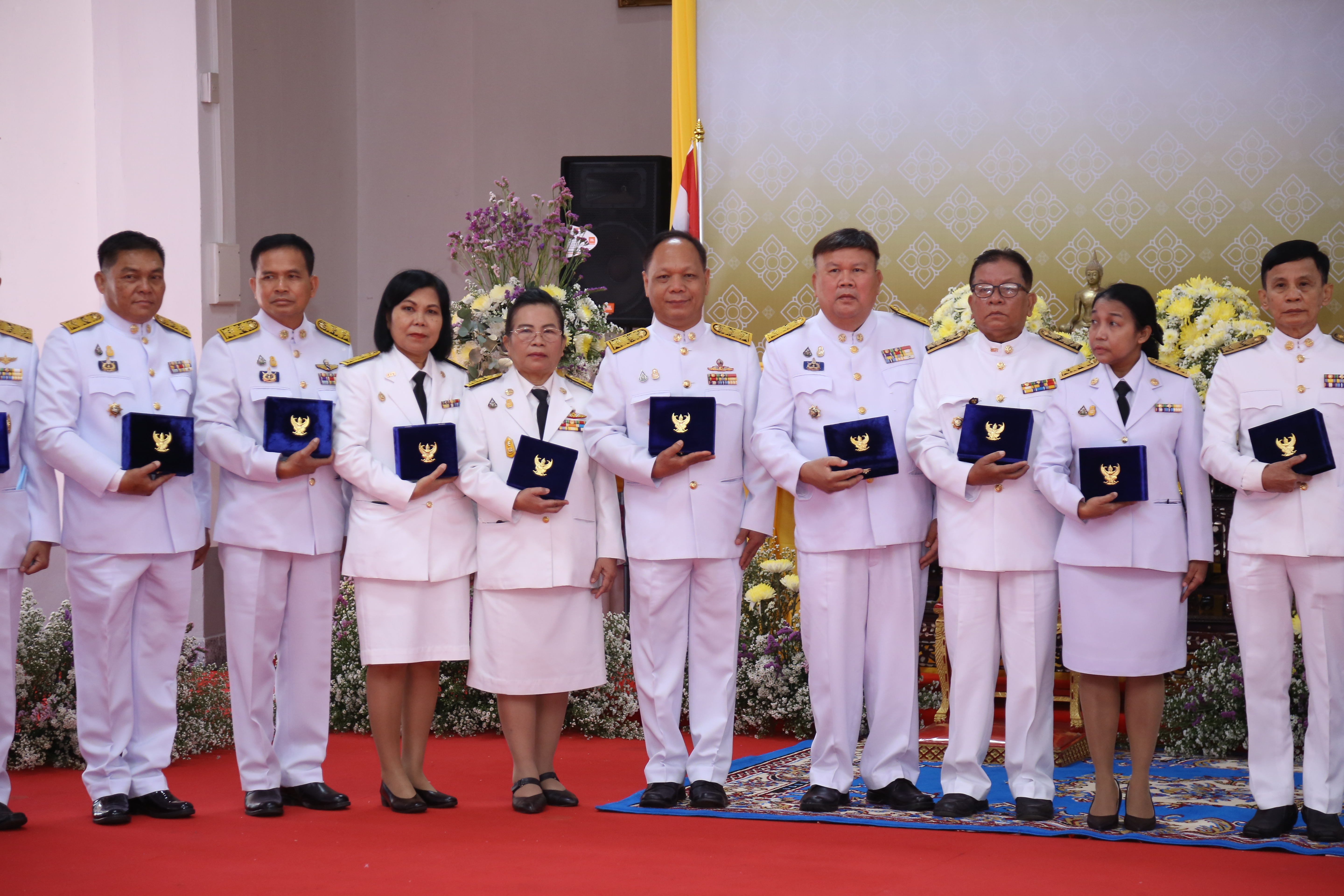 จังหวัดสกลนคร จัดพิธีรับพระราชทานเครื่องราชอิสริยาภรณ์ชั้นสายสะพาย ประจำปี 2563